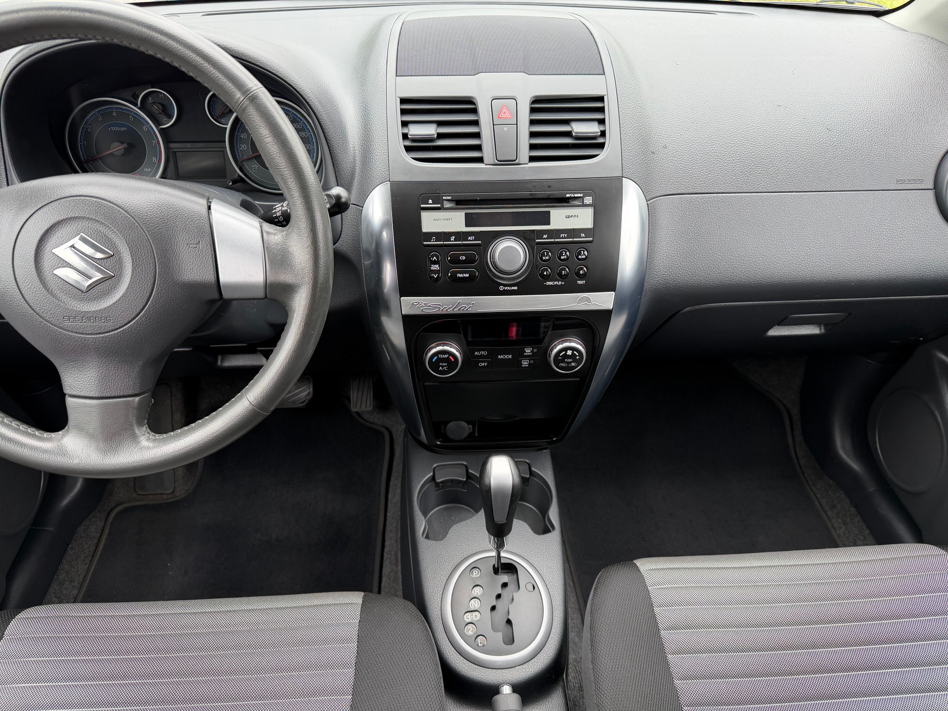 SUZUKI SX4 1.6 16V GL Top Piz Sulai 4WD Automatic-image-13