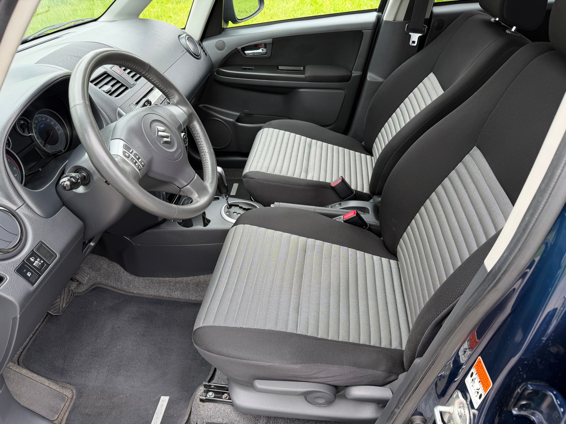 SUZUKI SX4 1.6 16V GL Top Piz Sulai 4WD Automatic-image-7