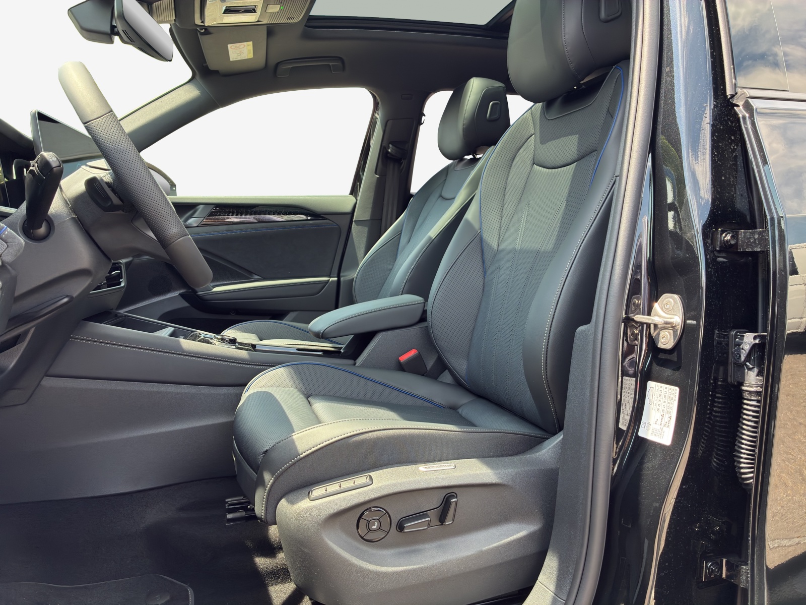 VW Tayron 1.5 TSI evo2 eHybrid R-Line DSG-image-7