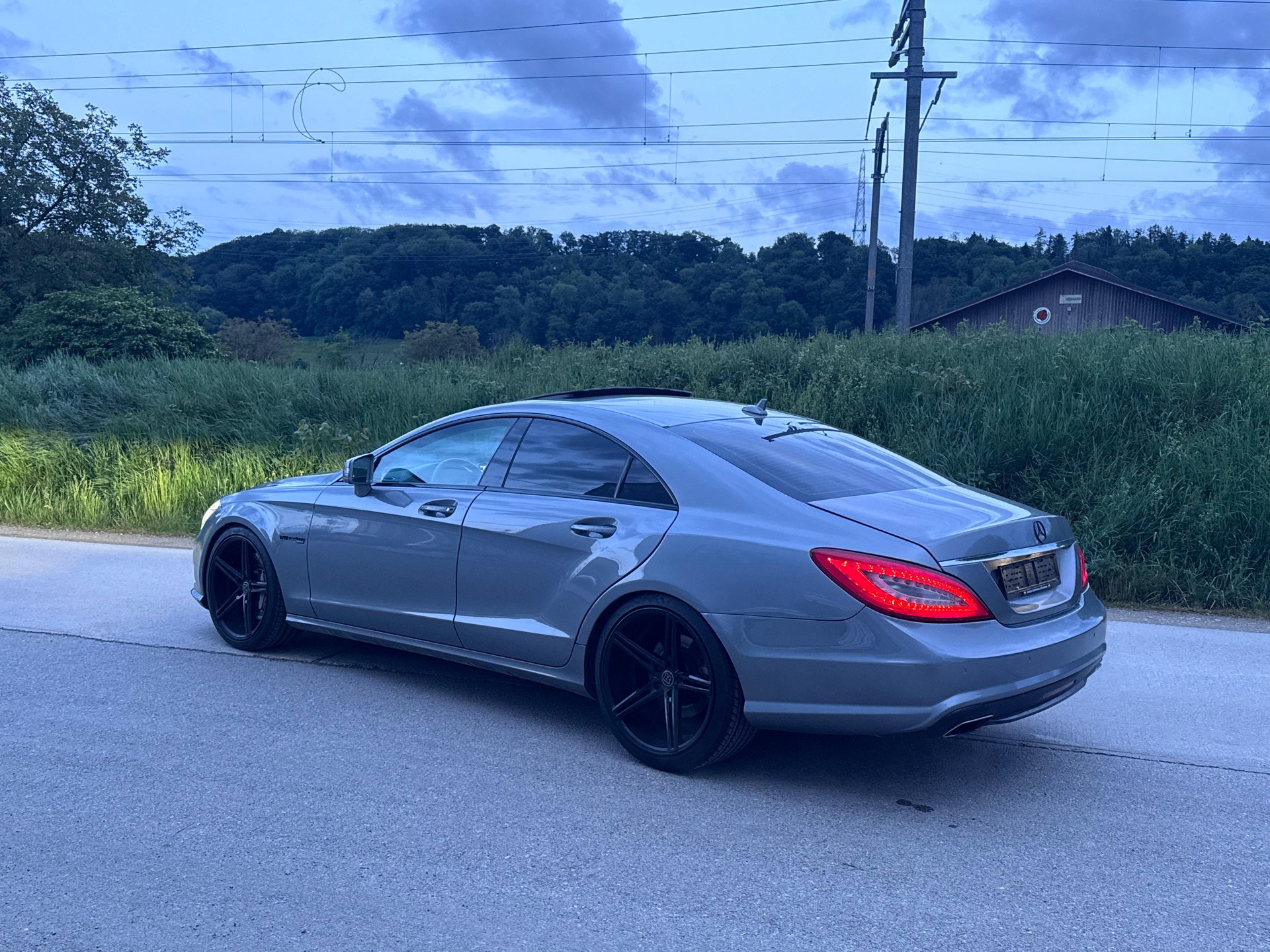 MERCEDES-BENZ CLS 500 4Matic 7G-Tronic-showroom-element-2