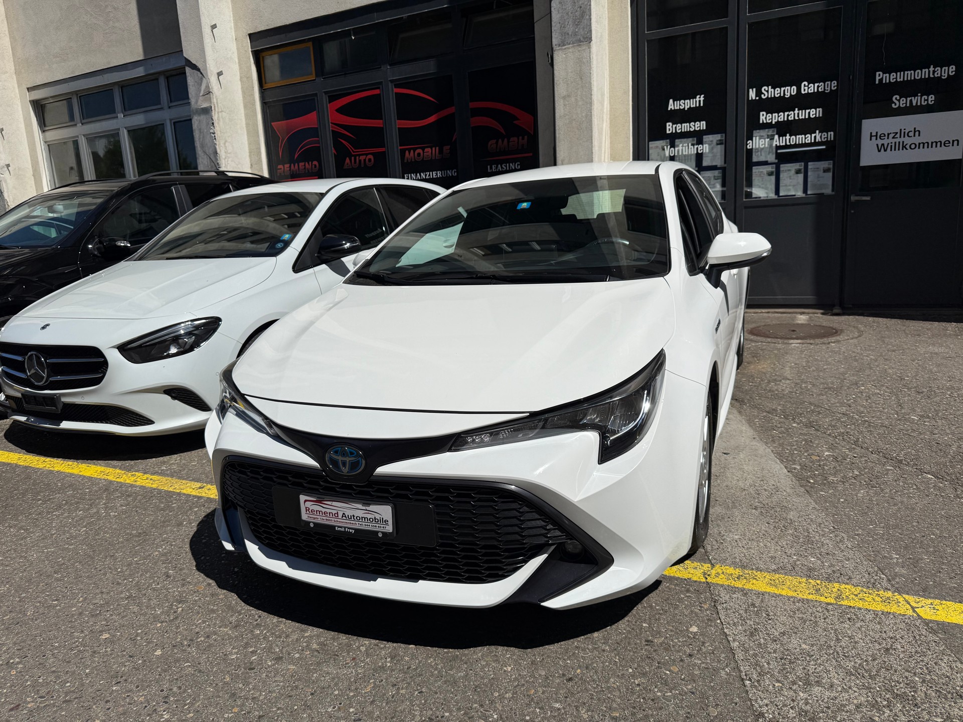 TOYOTA Corolla 1.8 HSD Comfort e-CVT R-F Kamera, Navigation-image-2