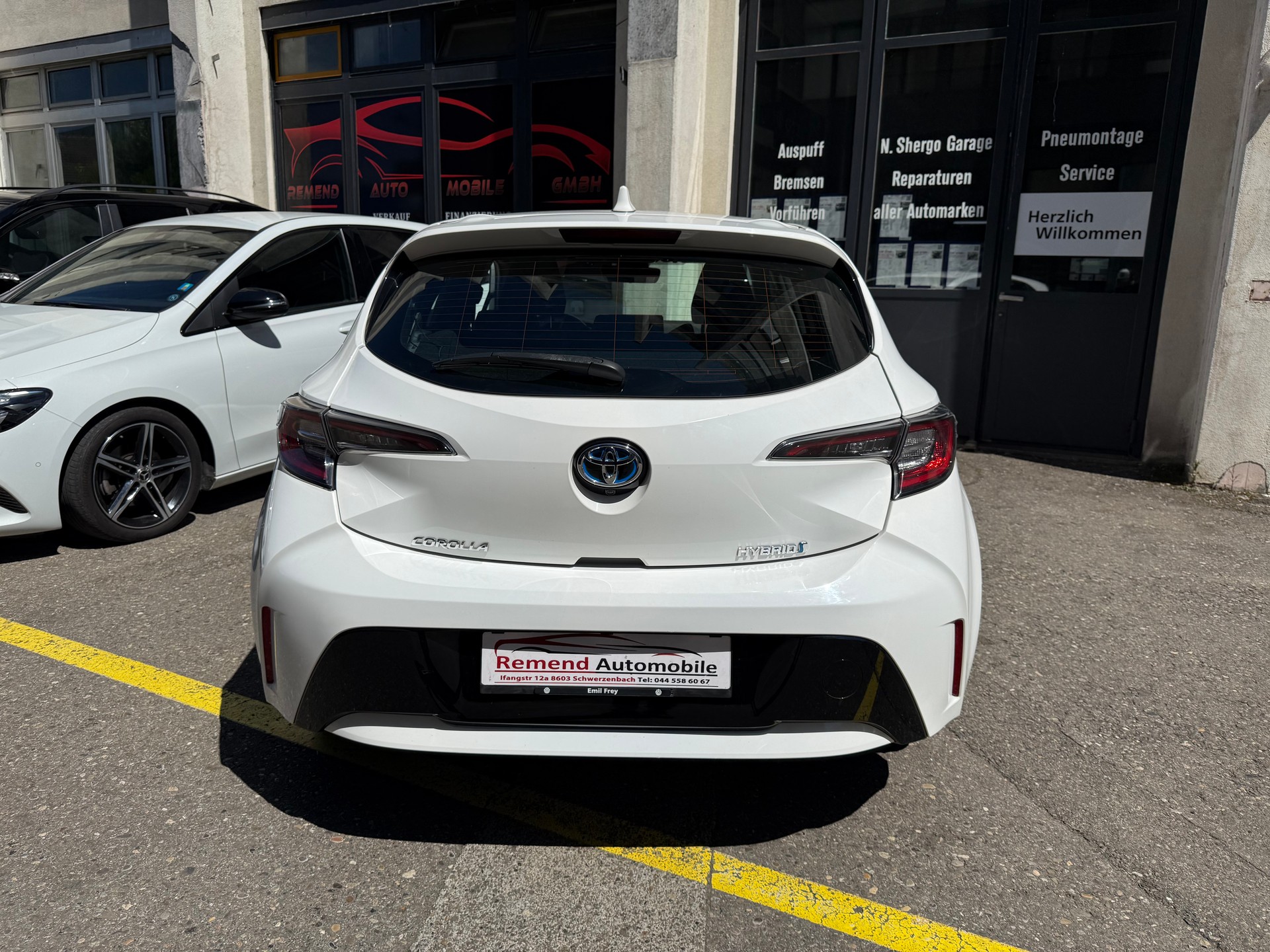 TOYOTA Corolla 1.8 HSD Comfort e-CVT R-F Kamera, Navigation-image-4