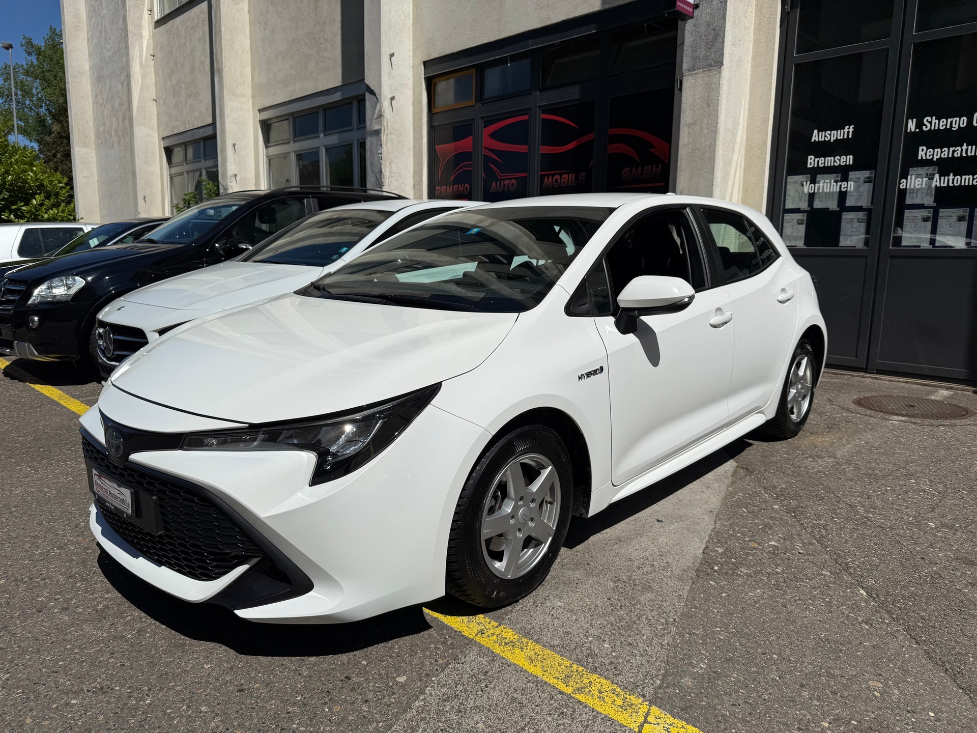 TOYOTA Corolla 1.8 HSD Comfort e-CVT R-F Kamera, Navigation-image-0