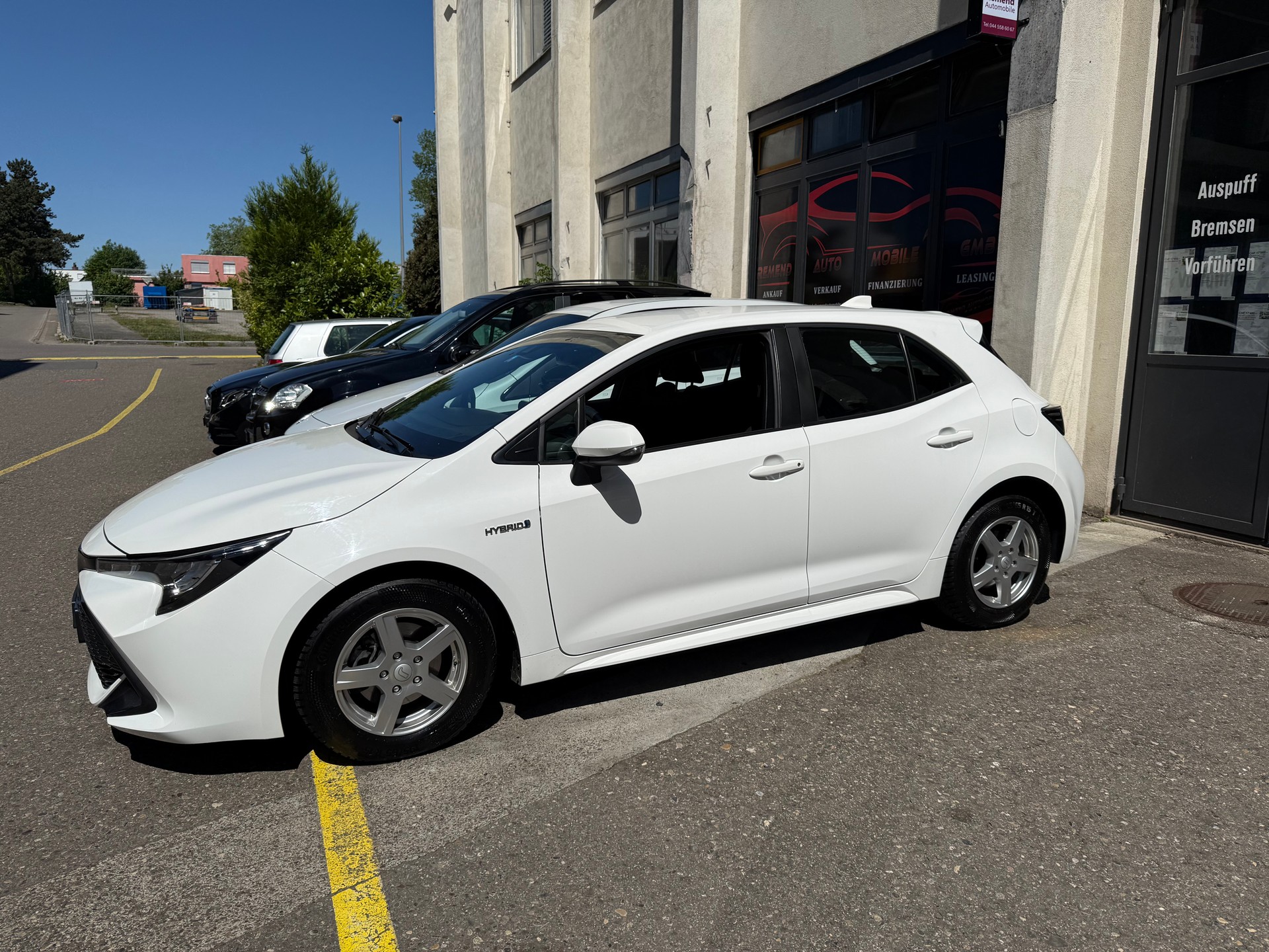 TOYOTA Corolla 1.8 HSD Comfort e-CVT R-F Kamera, Navigation-image-1