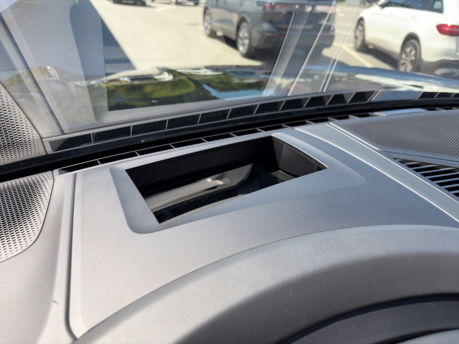 PORSCHE Cayenne E-Hybrid Black Edition Tiptronic-image-18