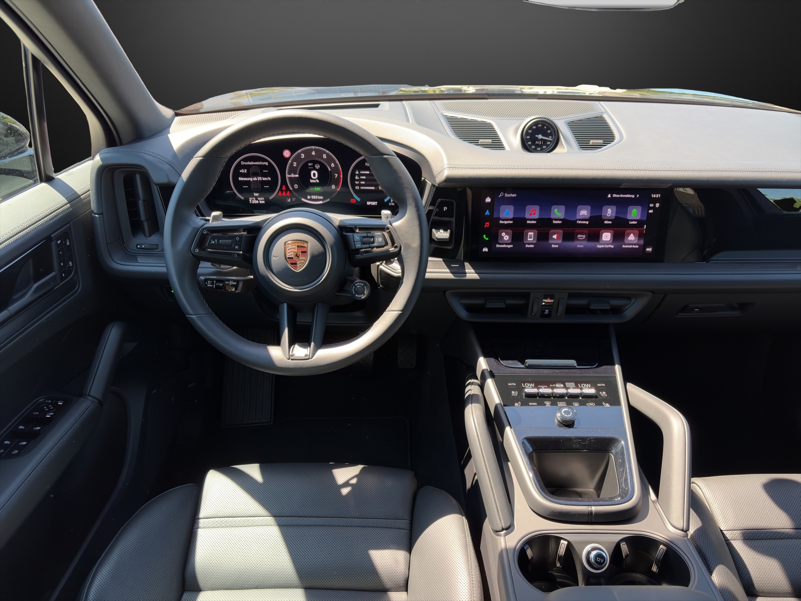 PORSCHE Cayenne E-Hybrid Black Edition Tiptronic-image-9
