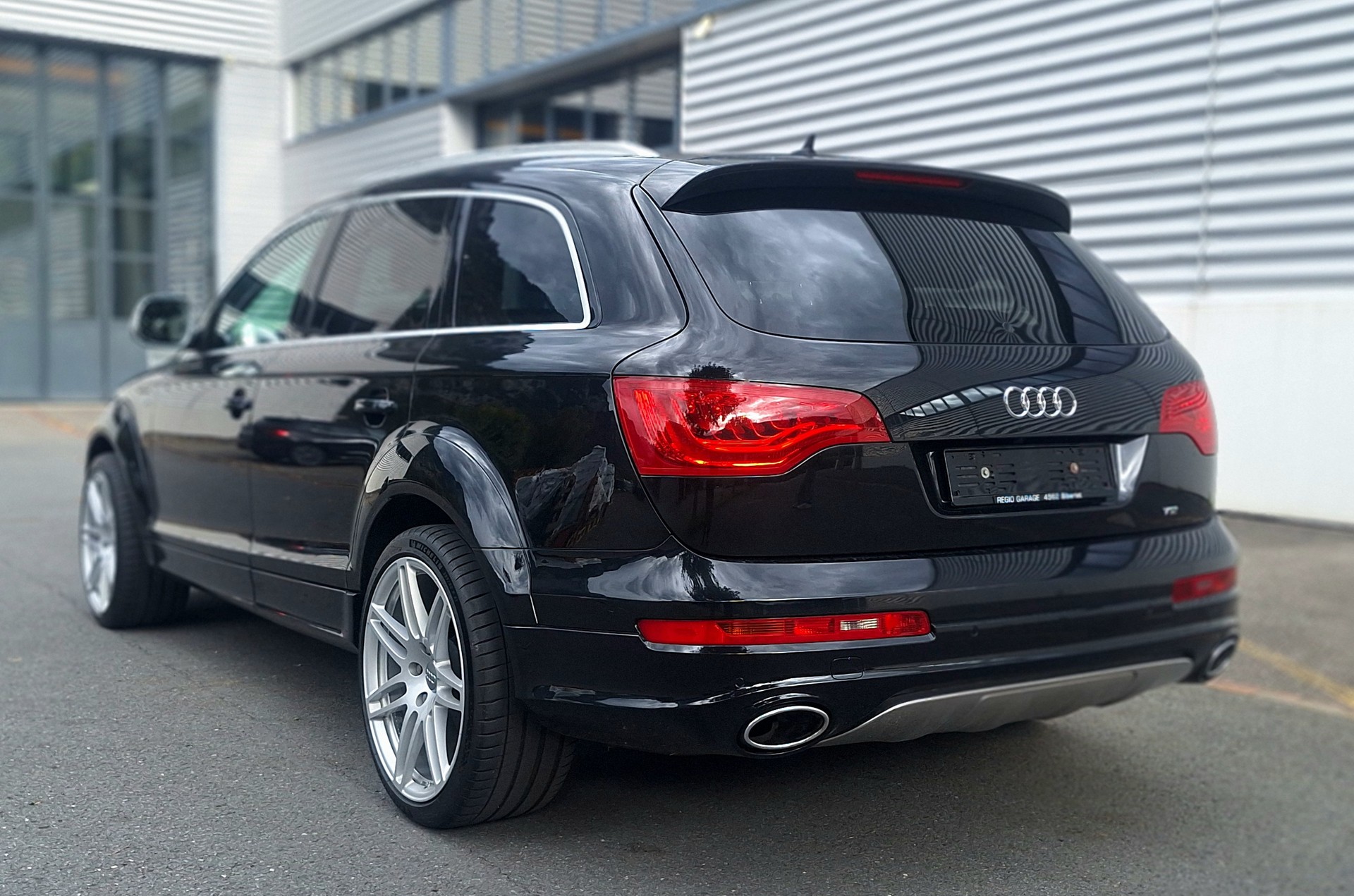 AUDI Q7 6.0 TDI V12 quattro tiptronic-image-8