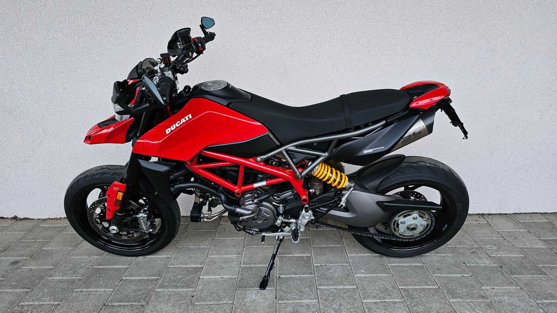 DUCATI Hypermotard 950-showroom-element-1