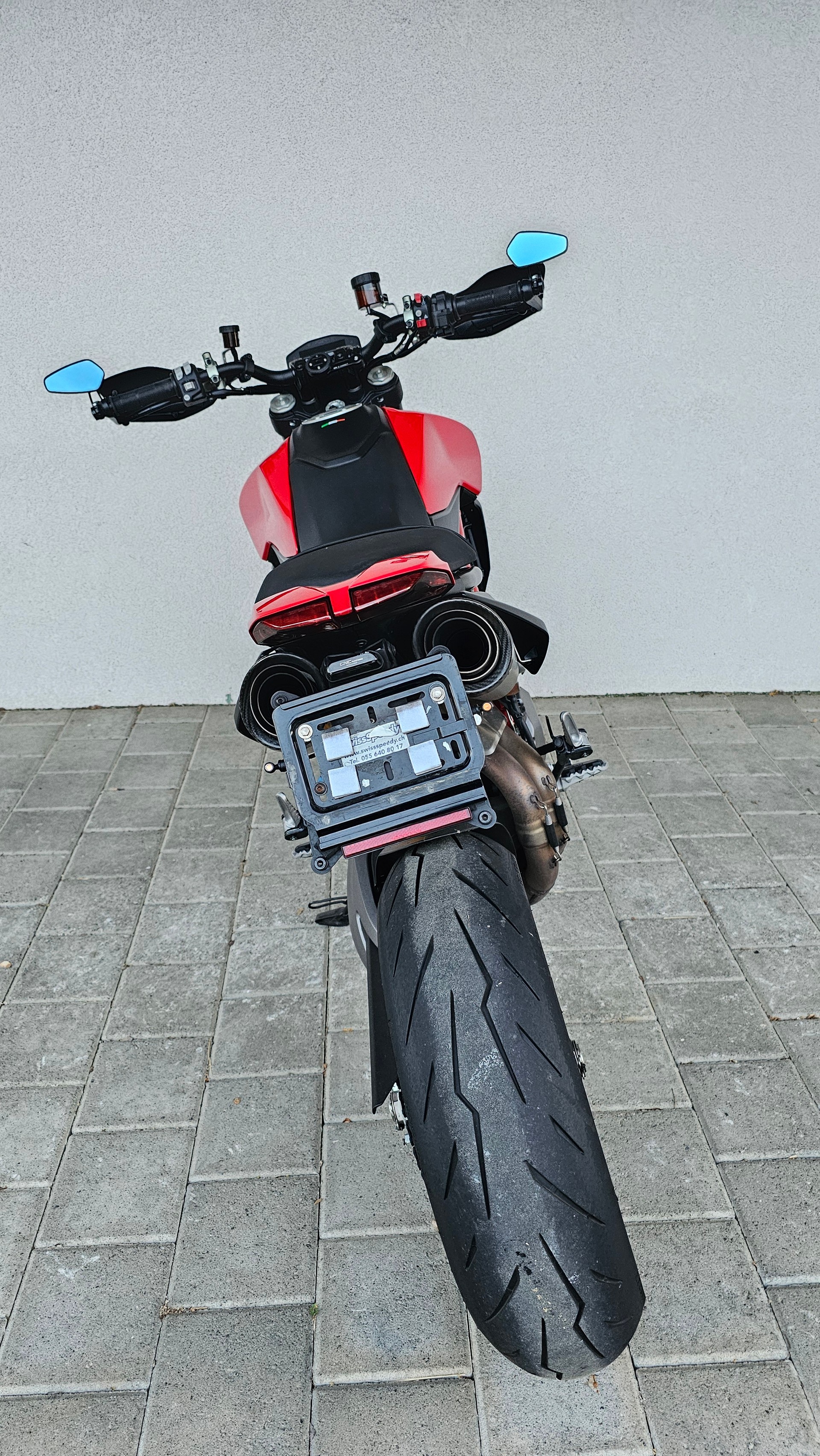 DUCATI Hypermotard 950-showroom-element-3