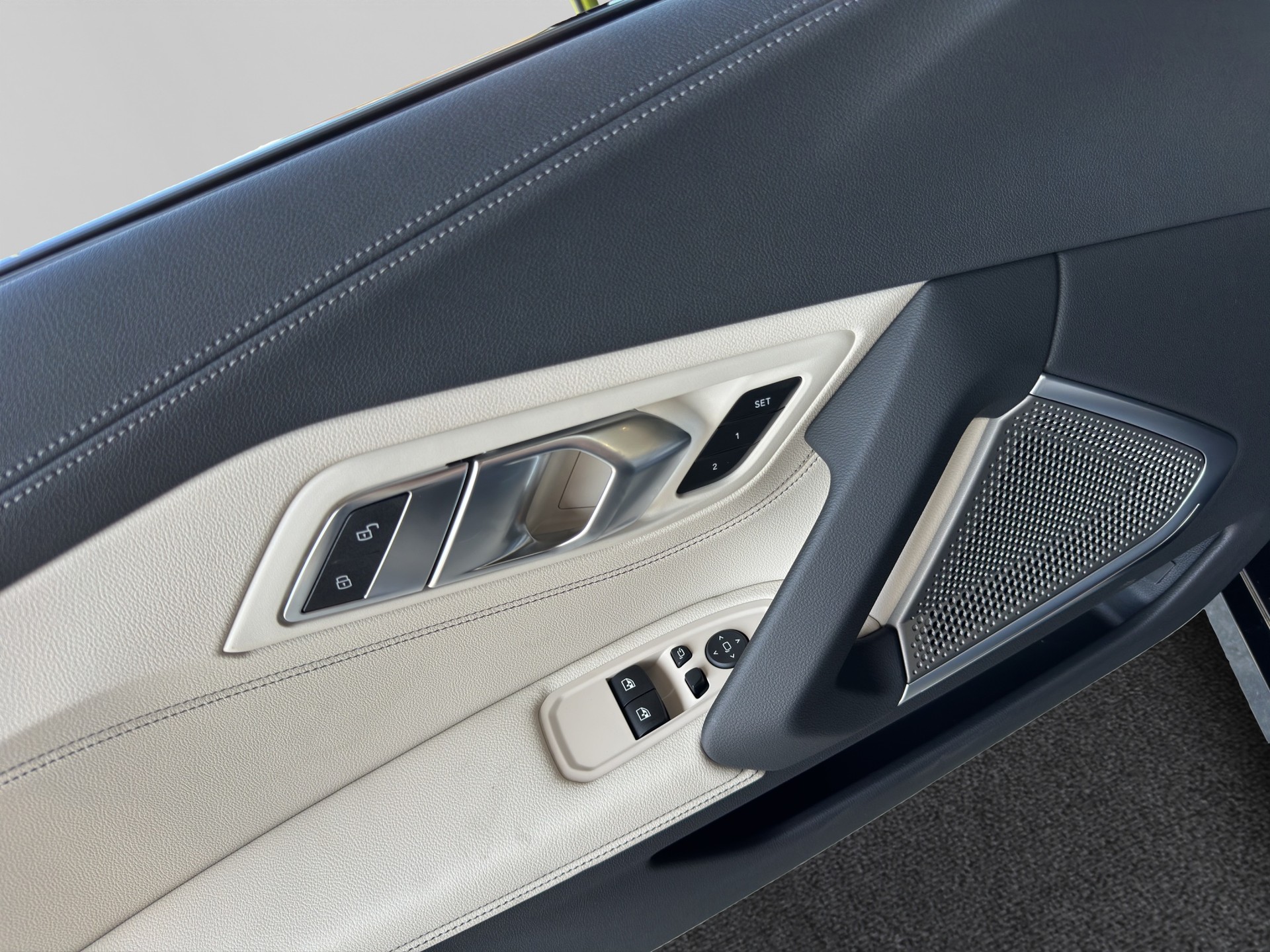 BMW Z4 sDrive 20i M Sport Steptronic-image-11