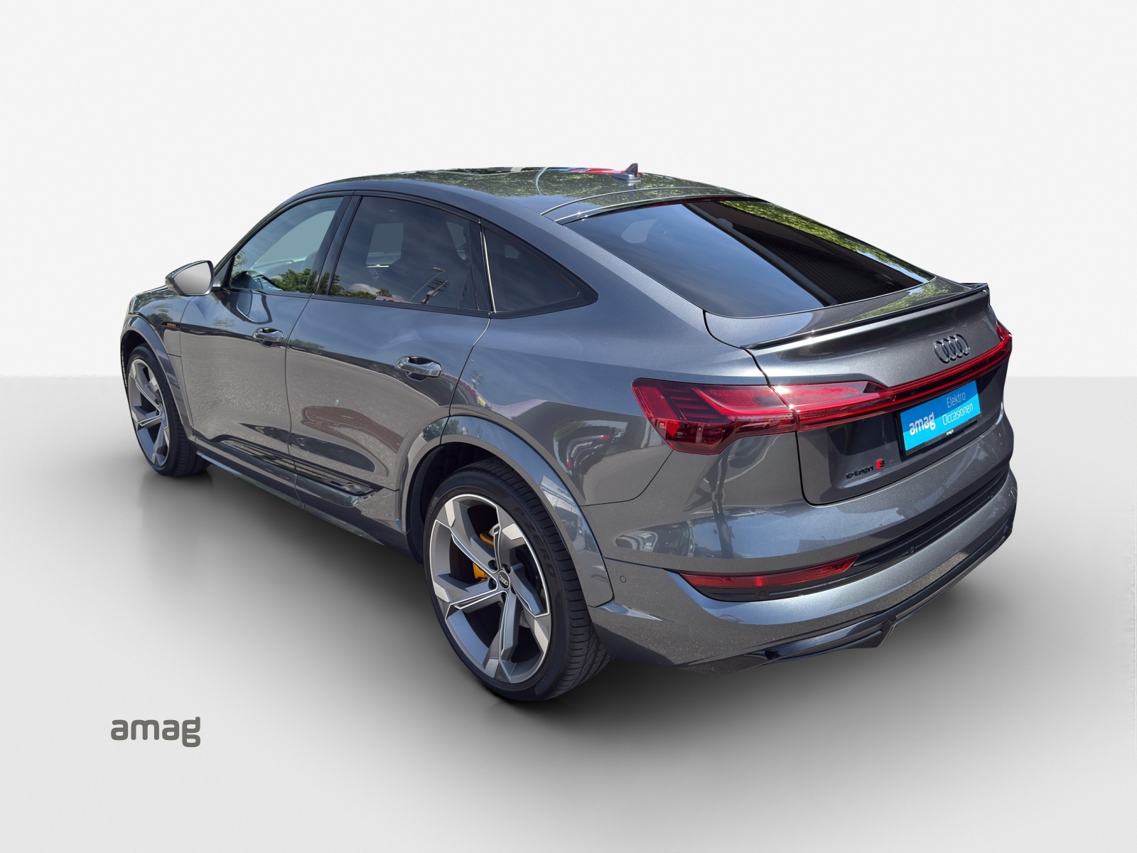 AUDI e-tron S Sportback quattro-image-2