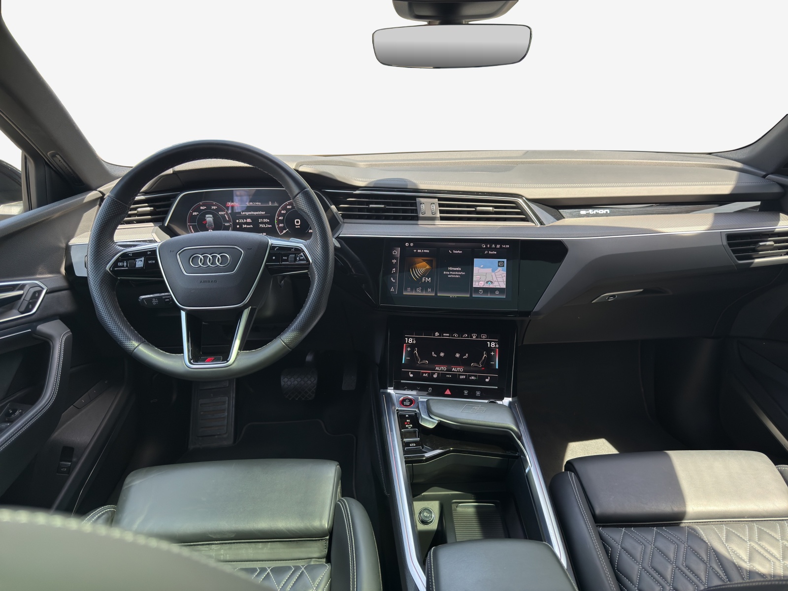 AUDI e-tron S Sportback quattro-image-9