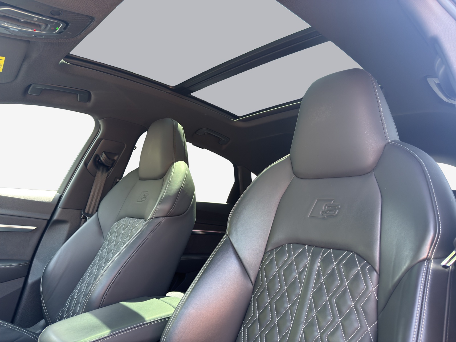 AUDI e-tron S Sportback quattro-image-15