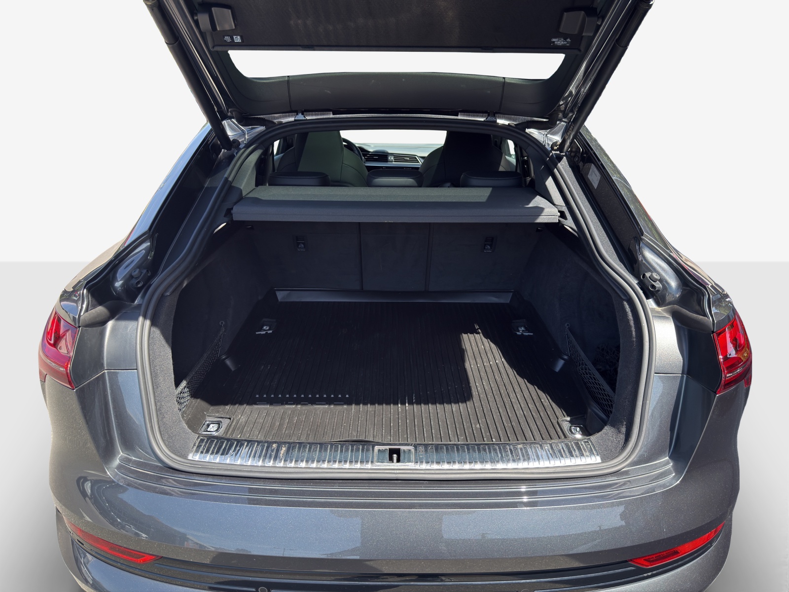 AUDI e-tron S Sportback quattro-image-13