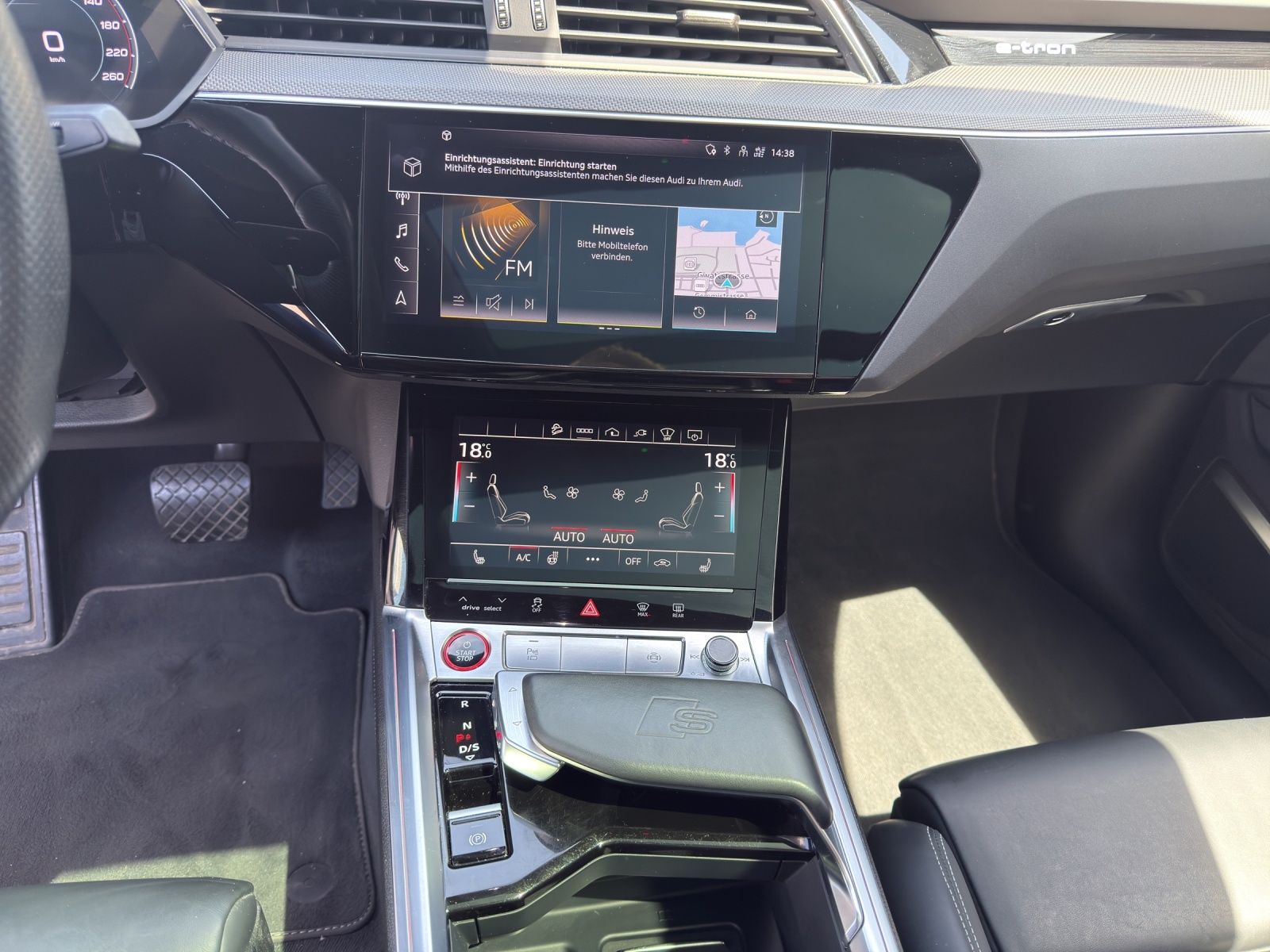 AUDI e-tron S Sportback quattro-image-11