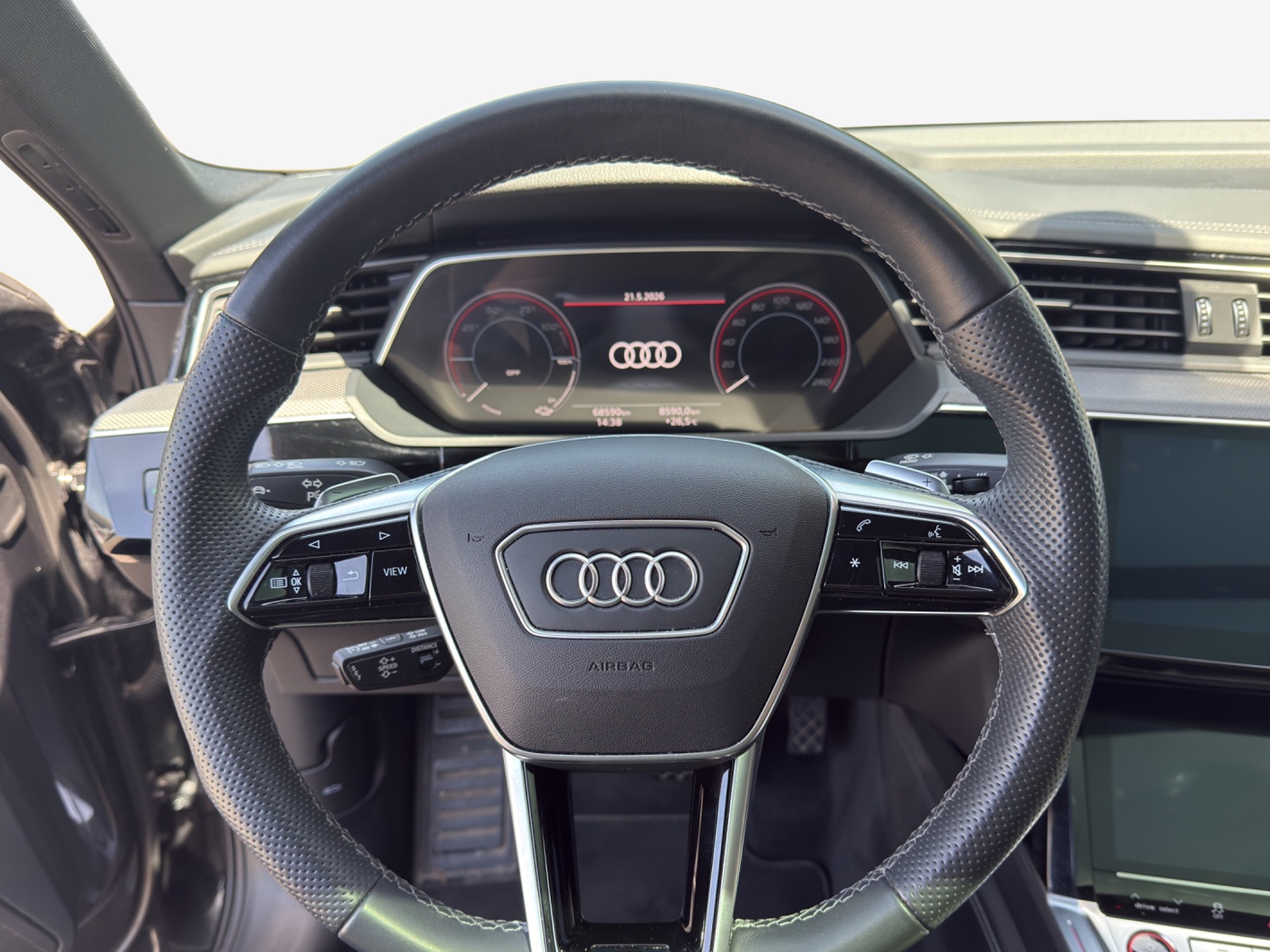 AUDI e-tron S Sportback quattro-image-10