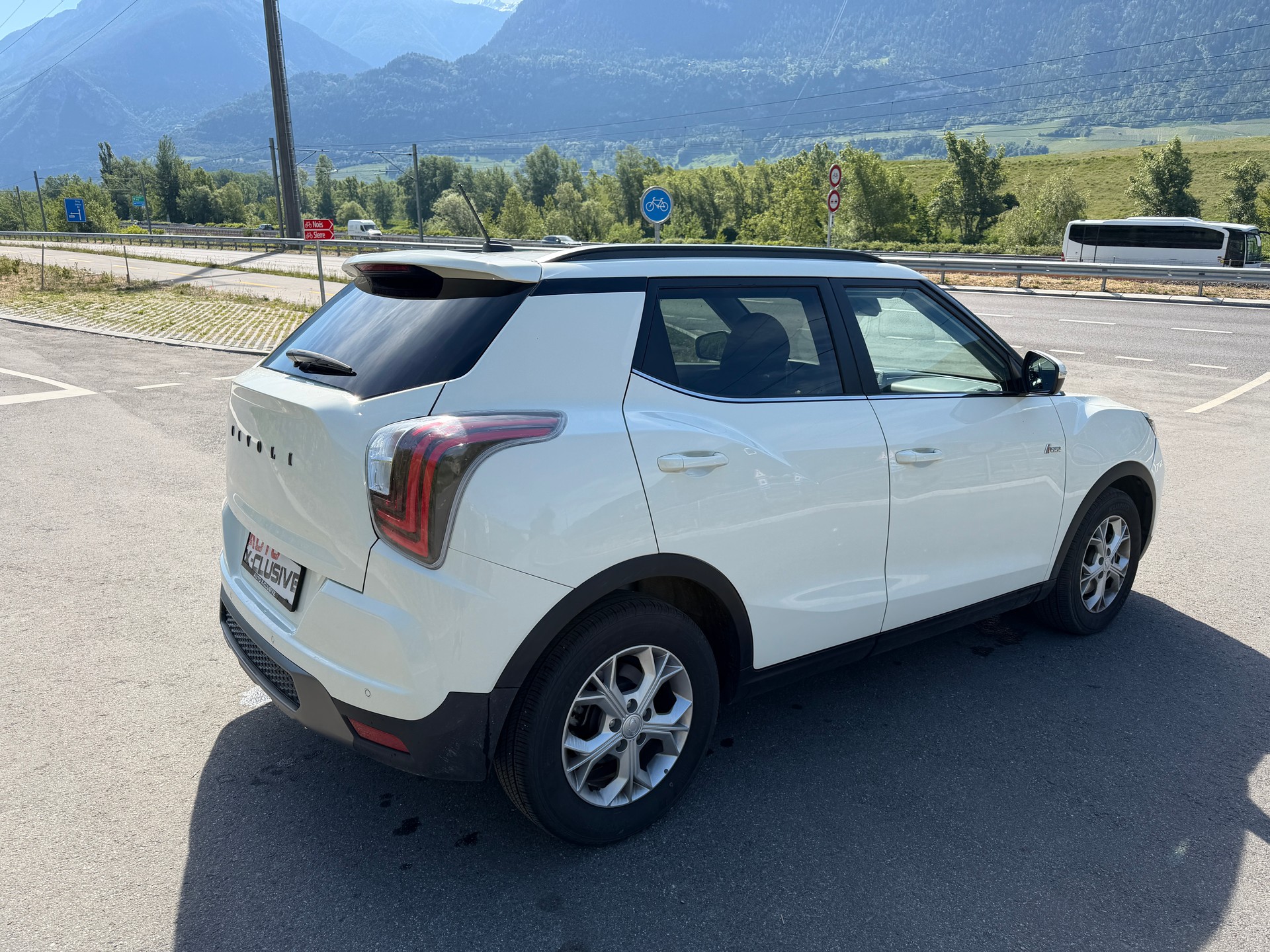 KGM-SsangYong TIVOLI-image-3
