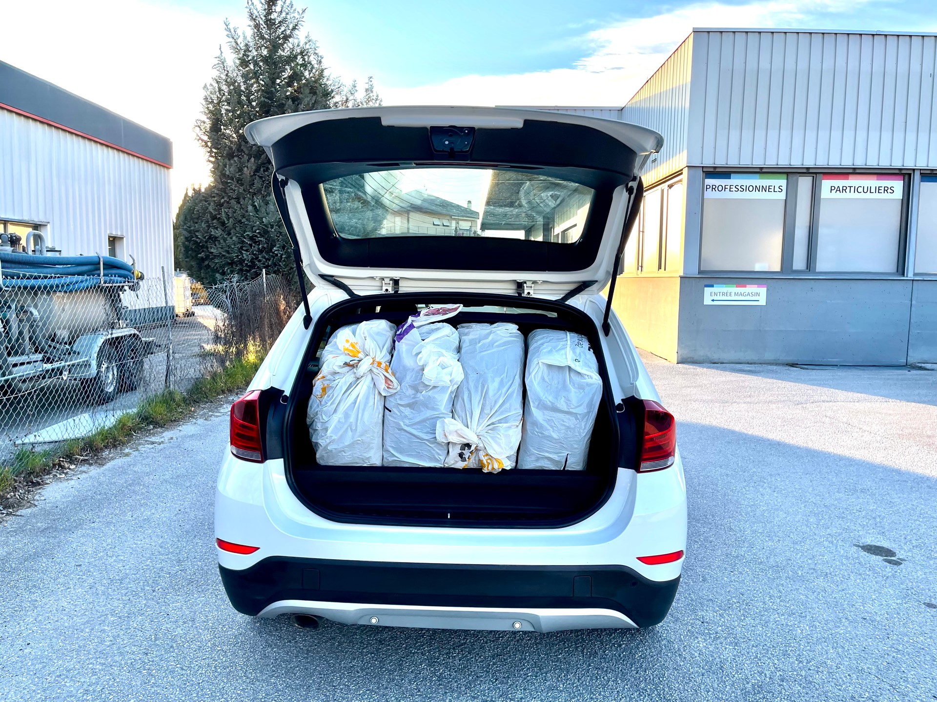 BMW X1 xDrive 18d Steptronic-showroom-element-2
