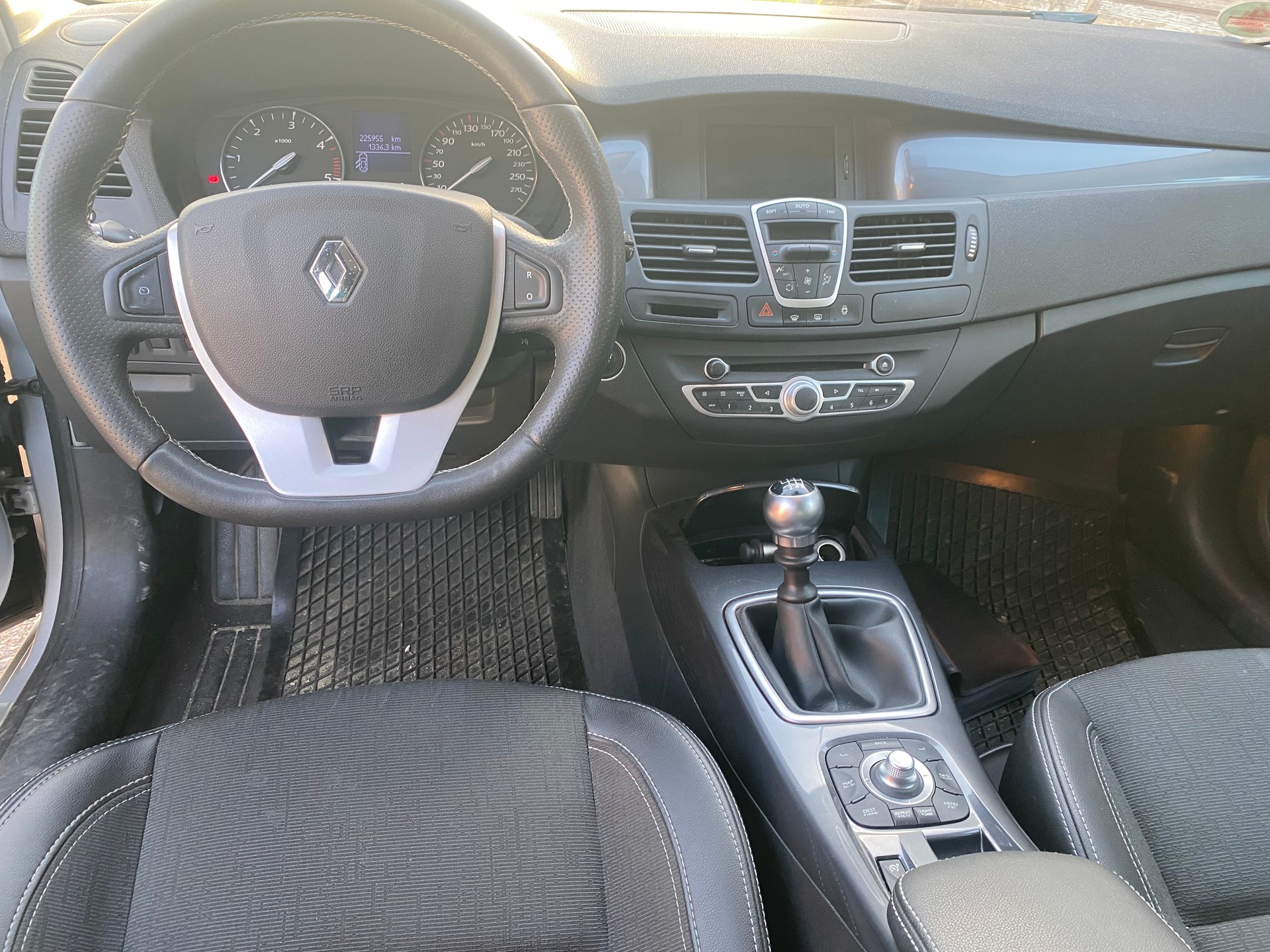 RENAULT Laguna Grandtour 1.5 dCi Expression-image-5