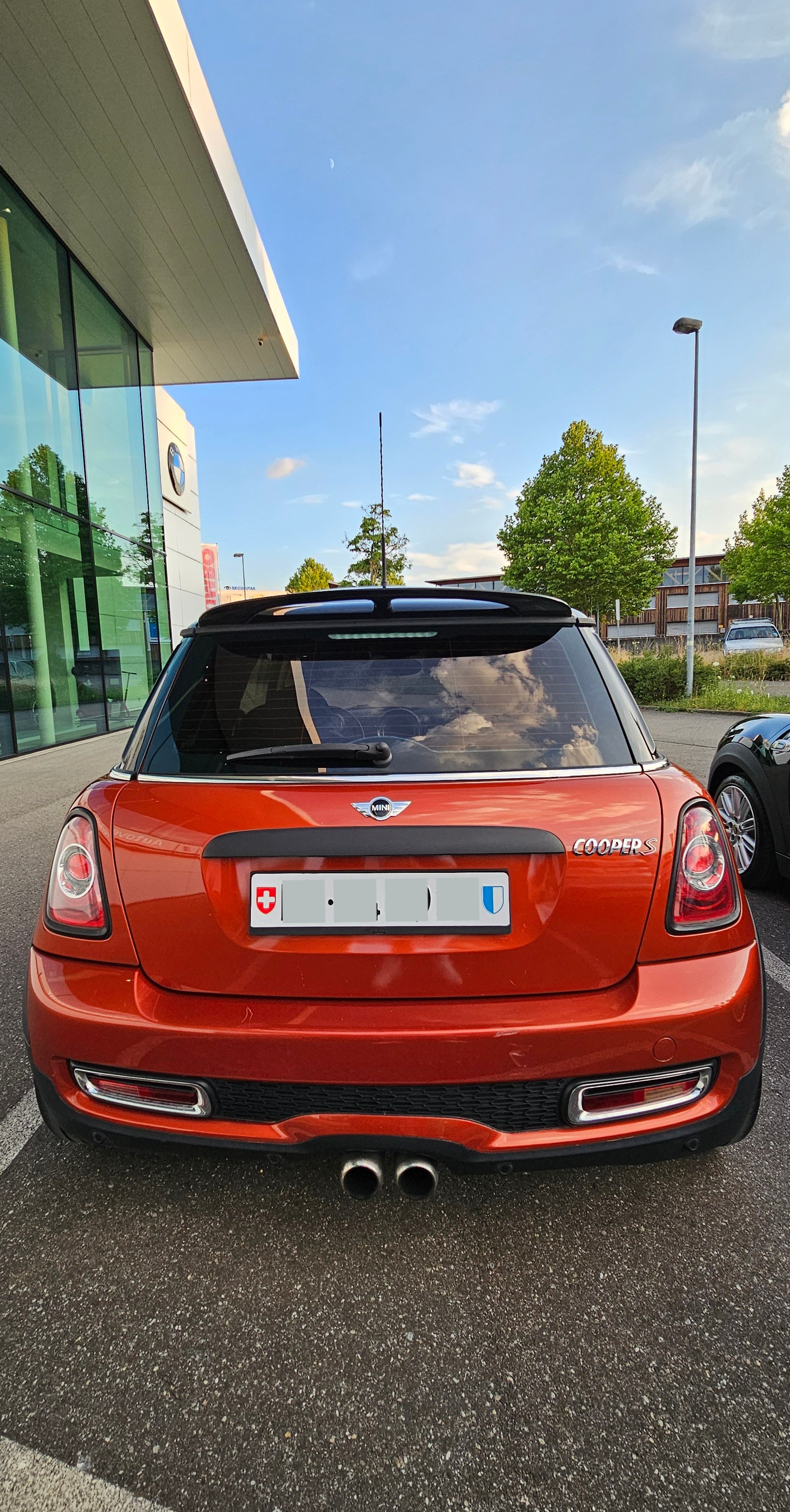MINI 1.6i Cooper S-image-2