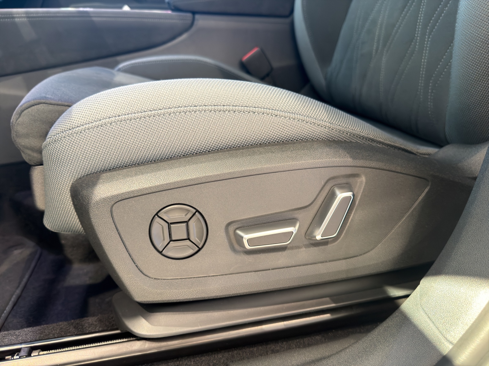AUDI Q3 SUV TFSI quattro 195 kW S tronic-image-10