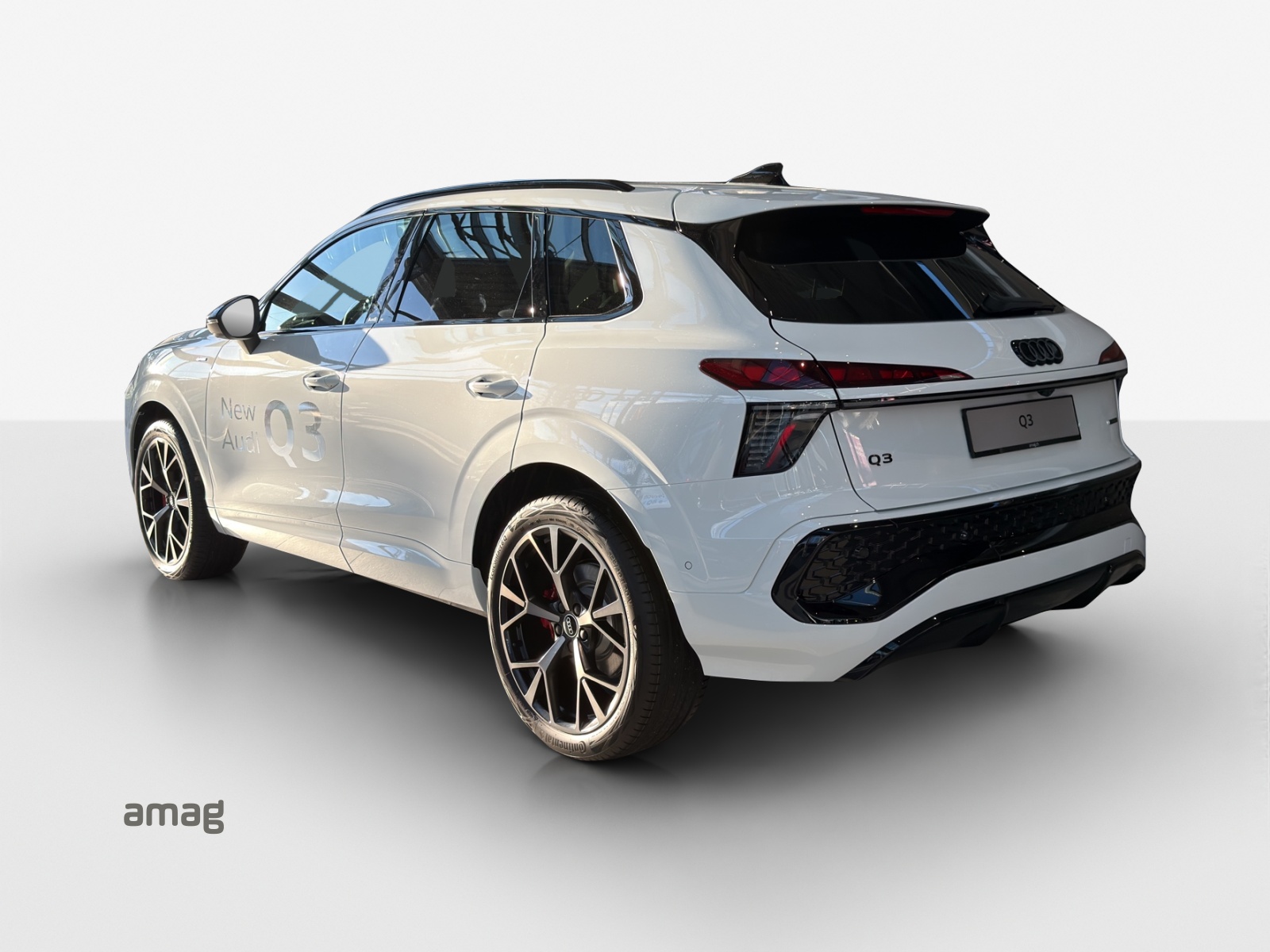 AUDI Q3 SUV TFSI quattro 195 kW S tronic-image-3