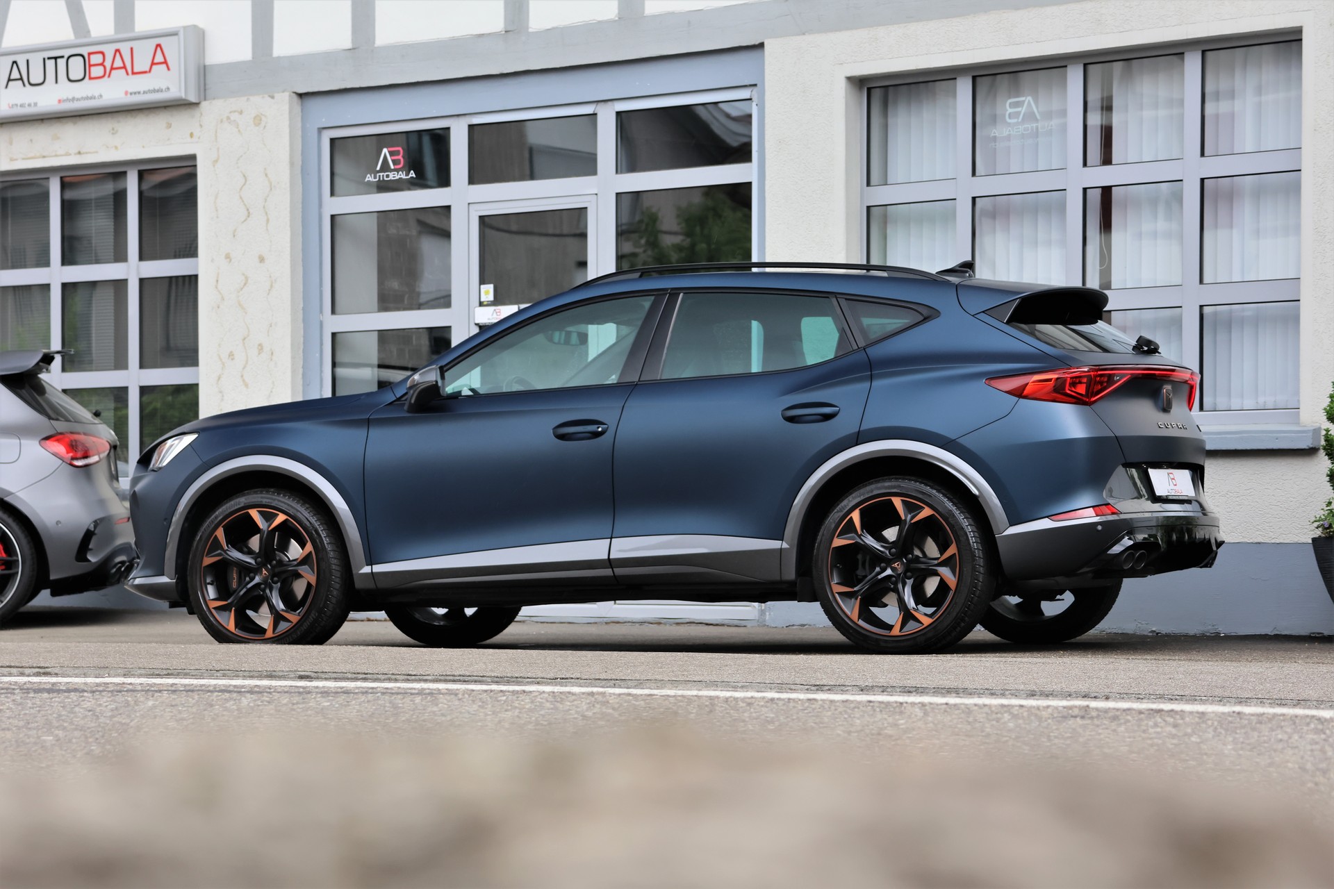 CUPRA Formentor 2.0TSI VZ 4Drive DSG (CH) "Mattepetrol Blue"-image-3