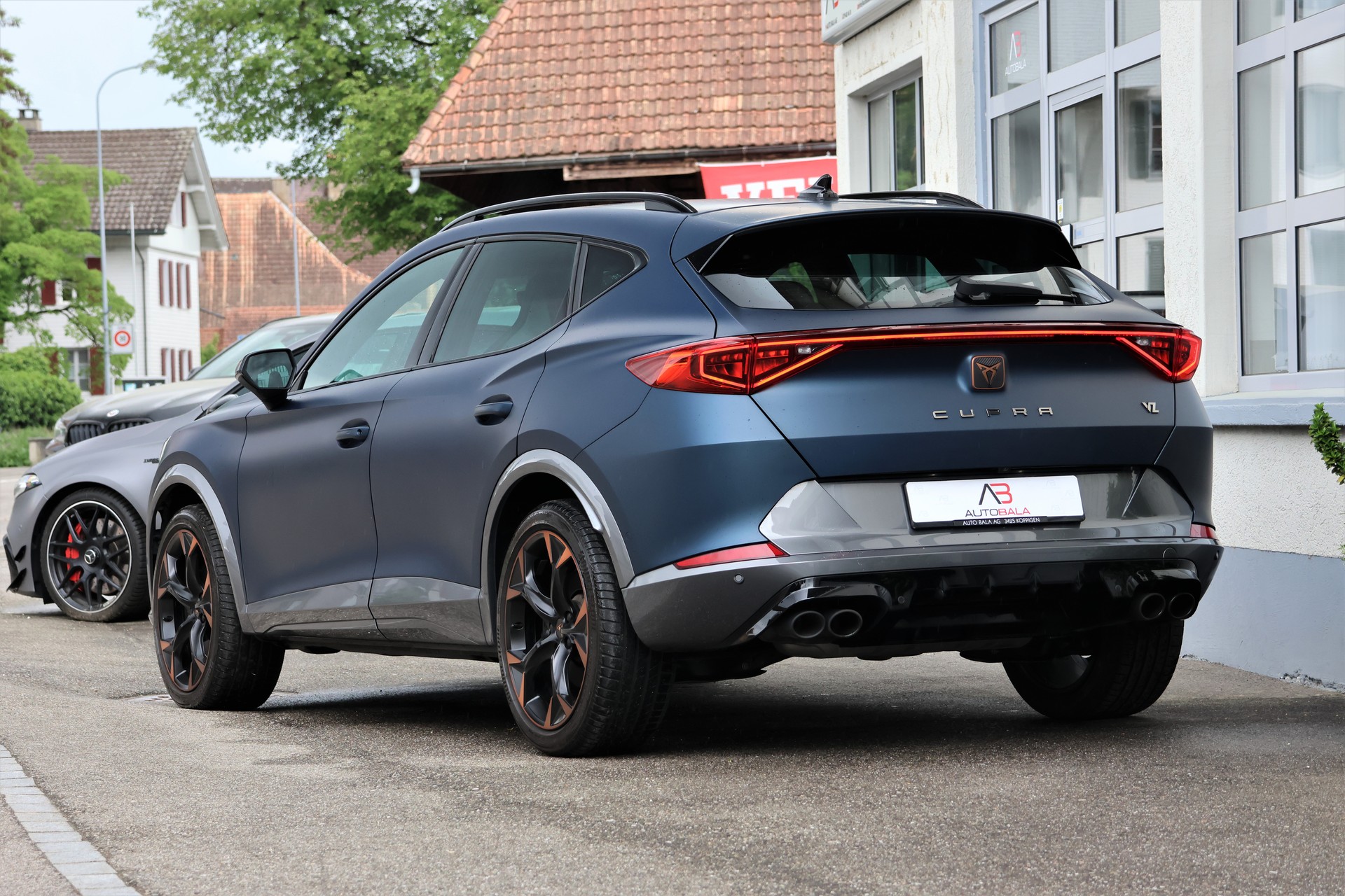 CUPRA Formentor 2.0TSI VZ 4Drive DSG (CH) "Mattepetrol Blue"-image-2