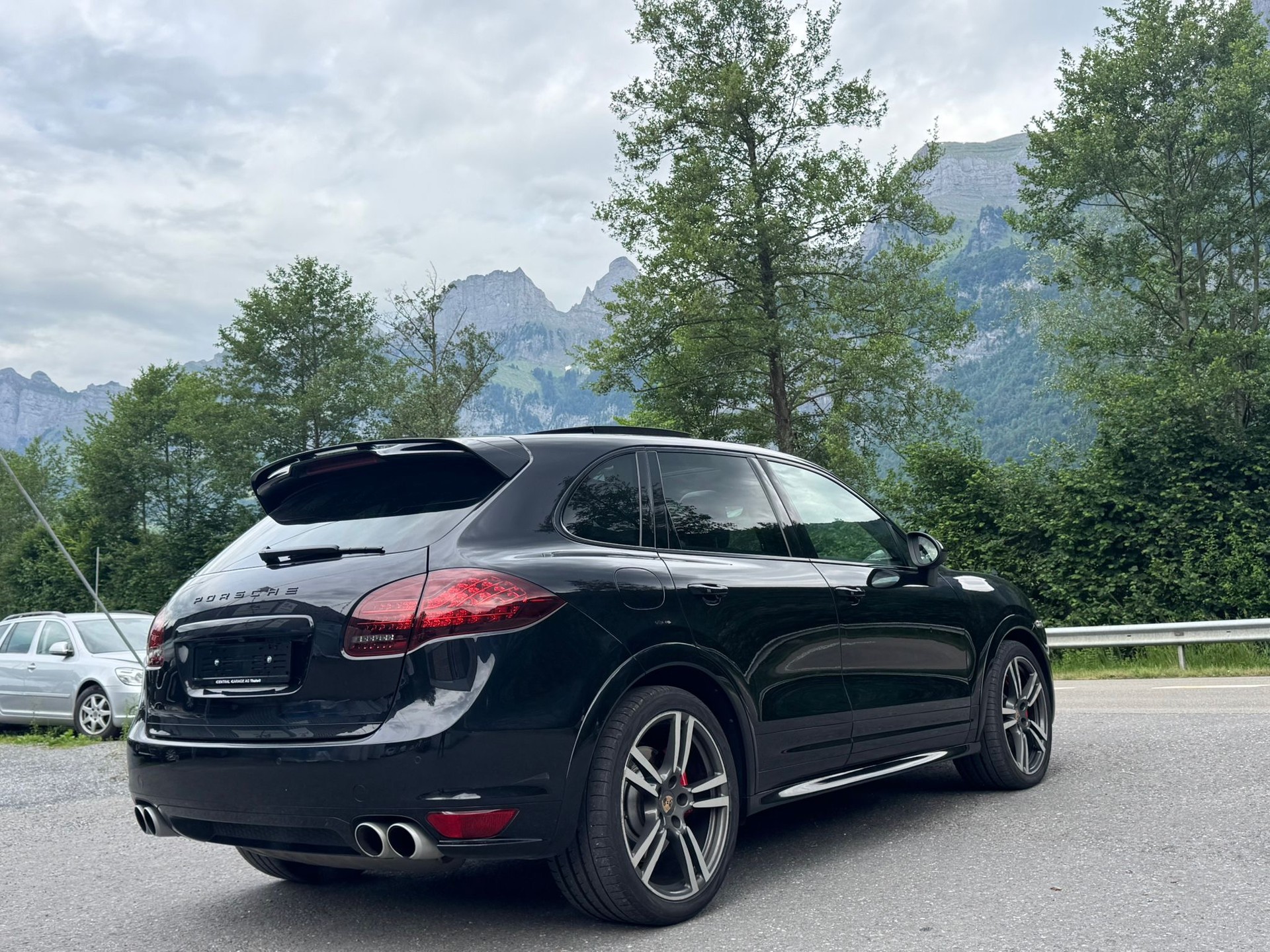 PORSCHE Cayenne Turbo-image-12