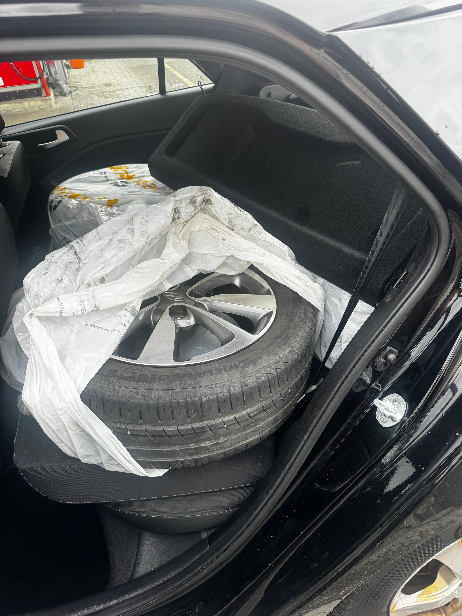 HYUNDAI i20 1.2 Amplia-image-6