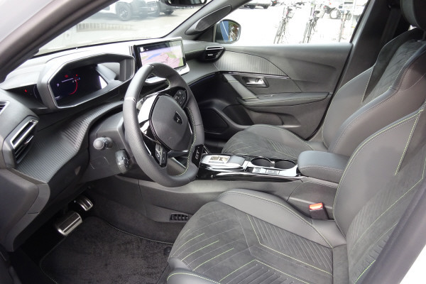 PEUGEOT 208 1.2 MHEV 145 GT-image-8