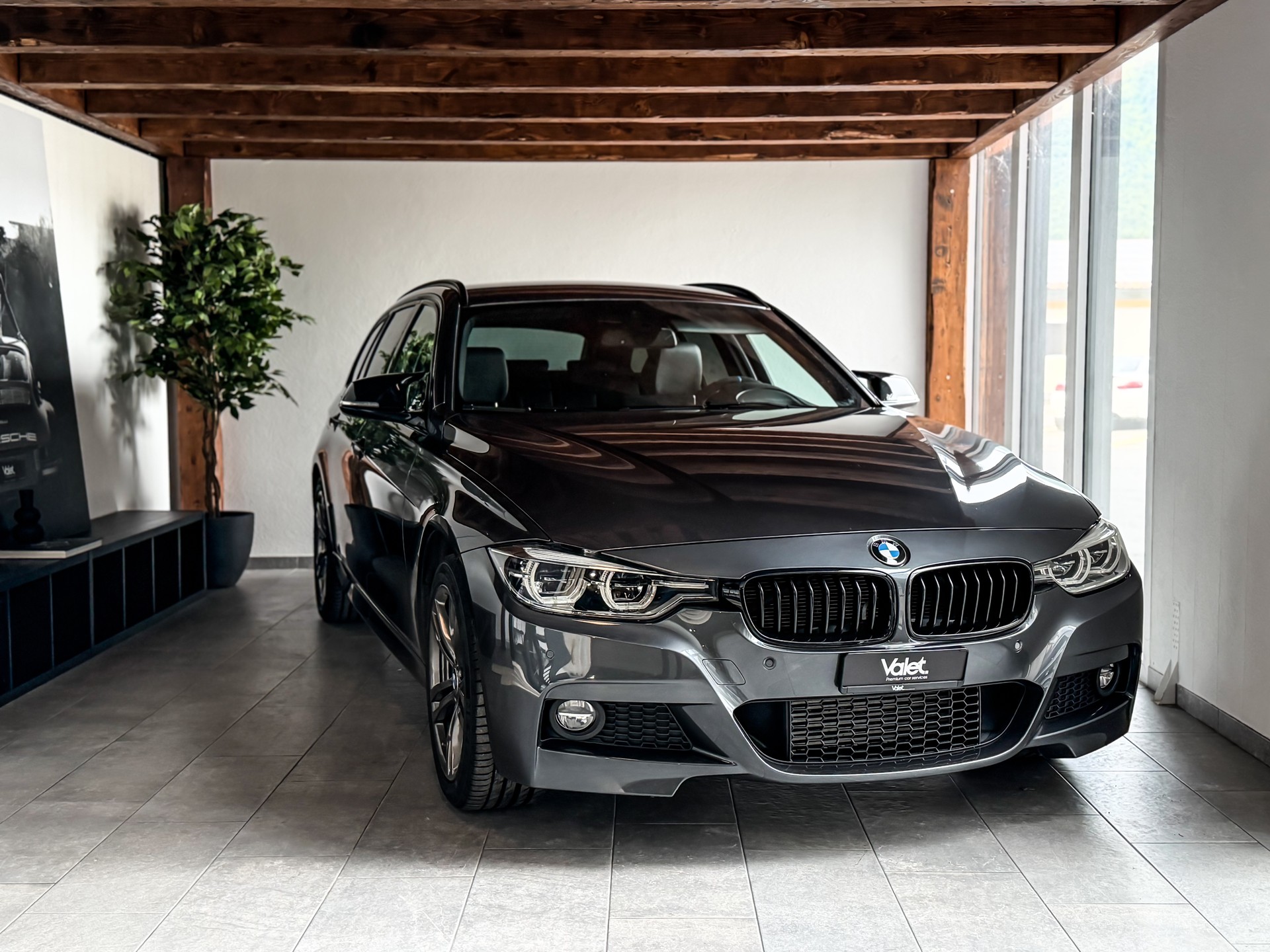 BMW 320d xDrive Touring M Sport Line Steptronic-image-0