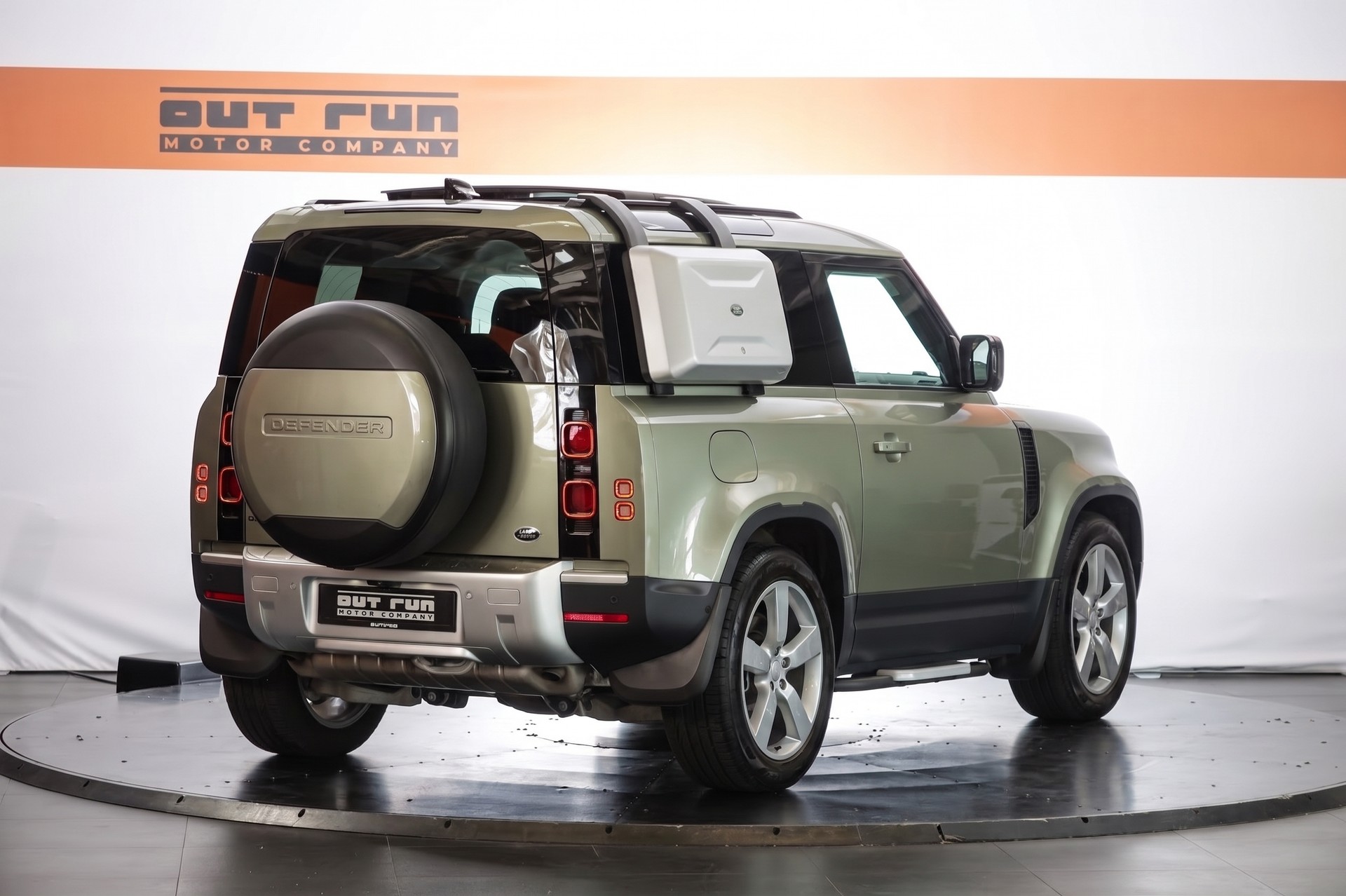 LAND ROVER Defender 90 P400 I6 HSE 3.0 AT8-image-4