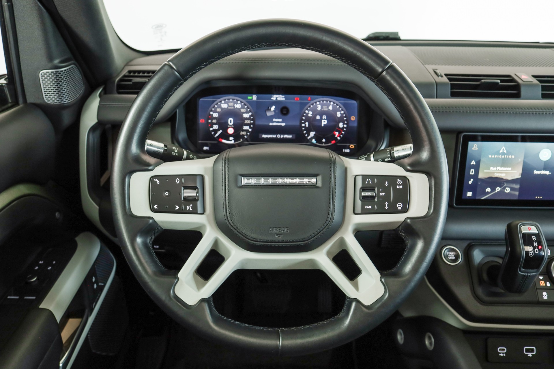 LAND ROVER Defender 90 P400 I6 HSE 3.0 AT8-image-11