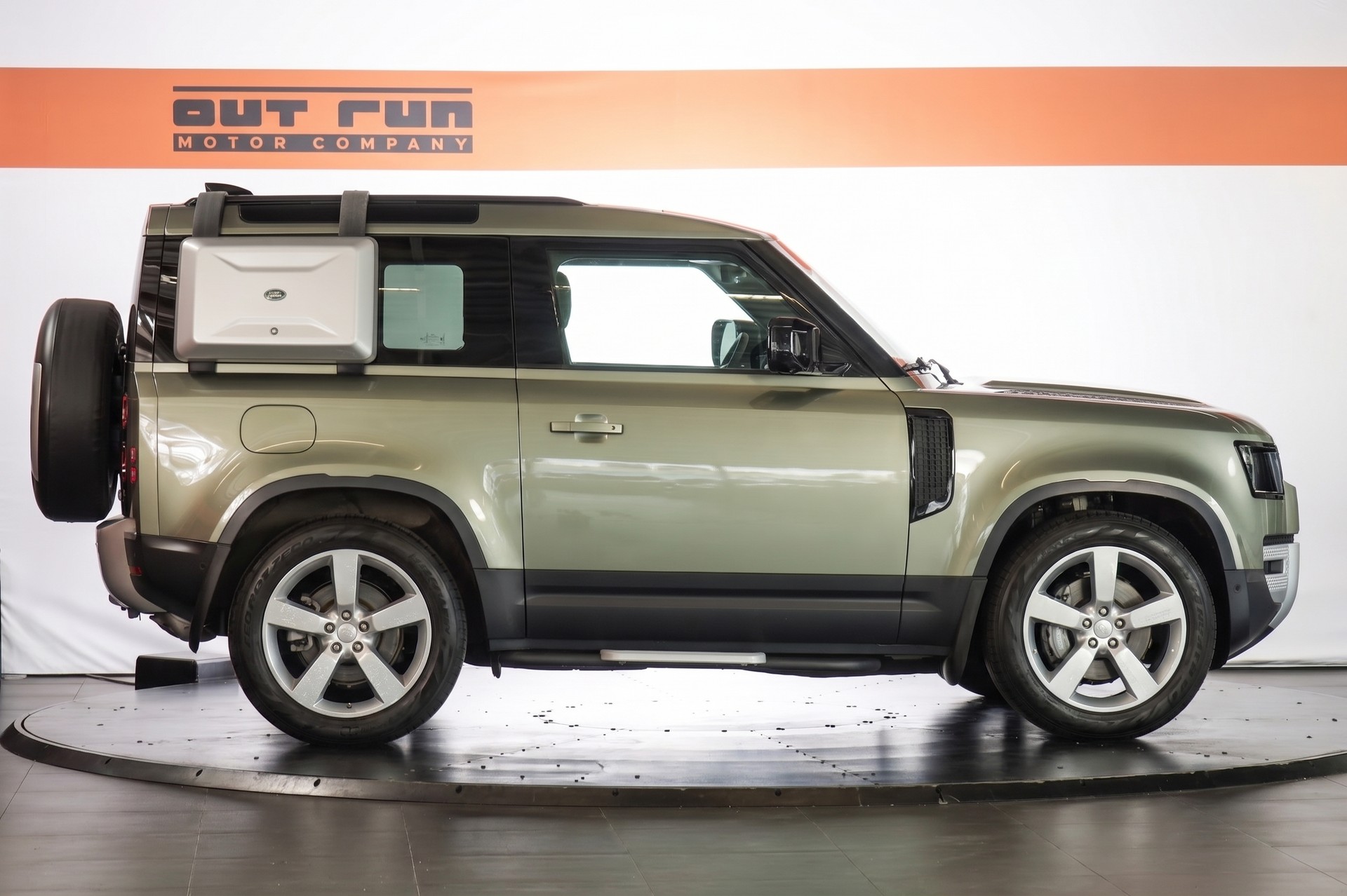 LAND ROVER Defender 90 P400 I6 HSE 3.0 AT8-image-3