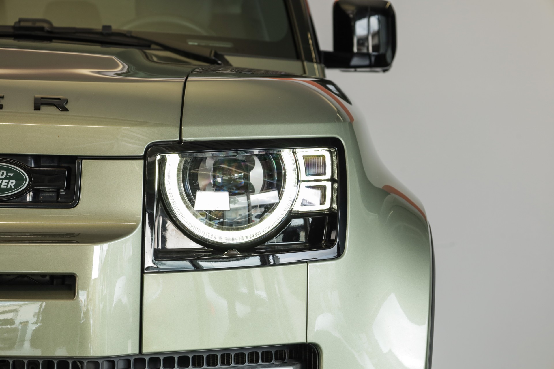 LAND ROVER Defender 90 P400 I6 HSE 3.0 AT8-image-5
