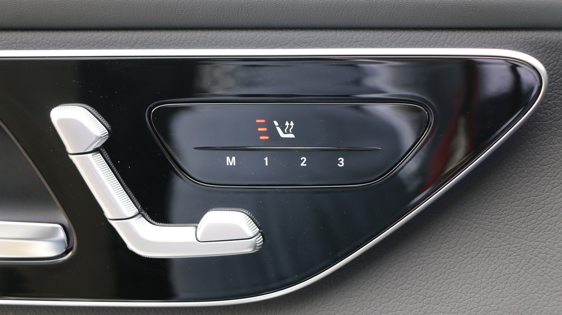 MERCEDES-BENZ GLC 300 de 4MATIC Coupé with EQ-Star Hybrid-image-11