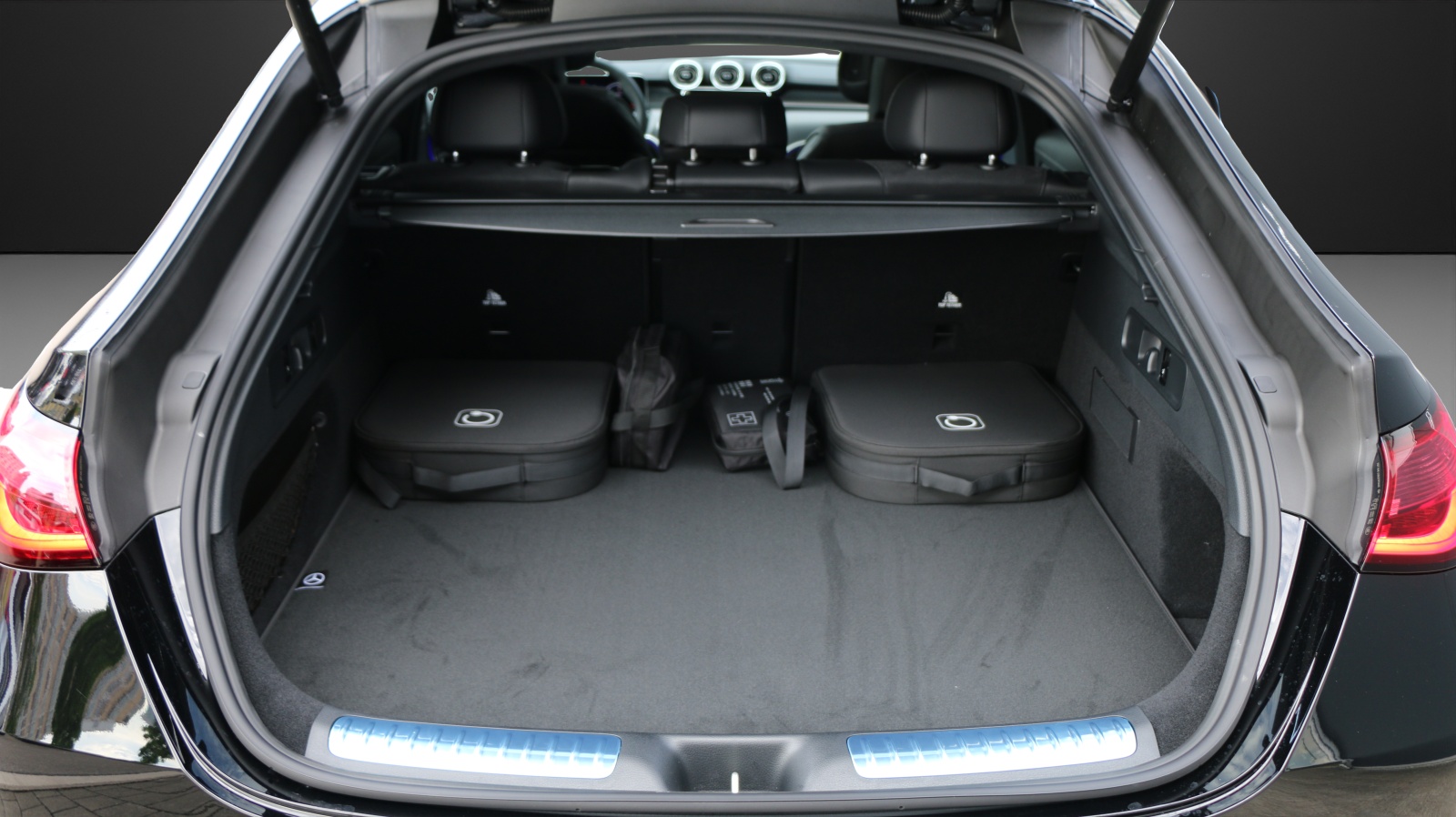 MERCEDES-BENZ GLC 300 de 4MATIC Coupé with EQ-Star Hybrid-image-4