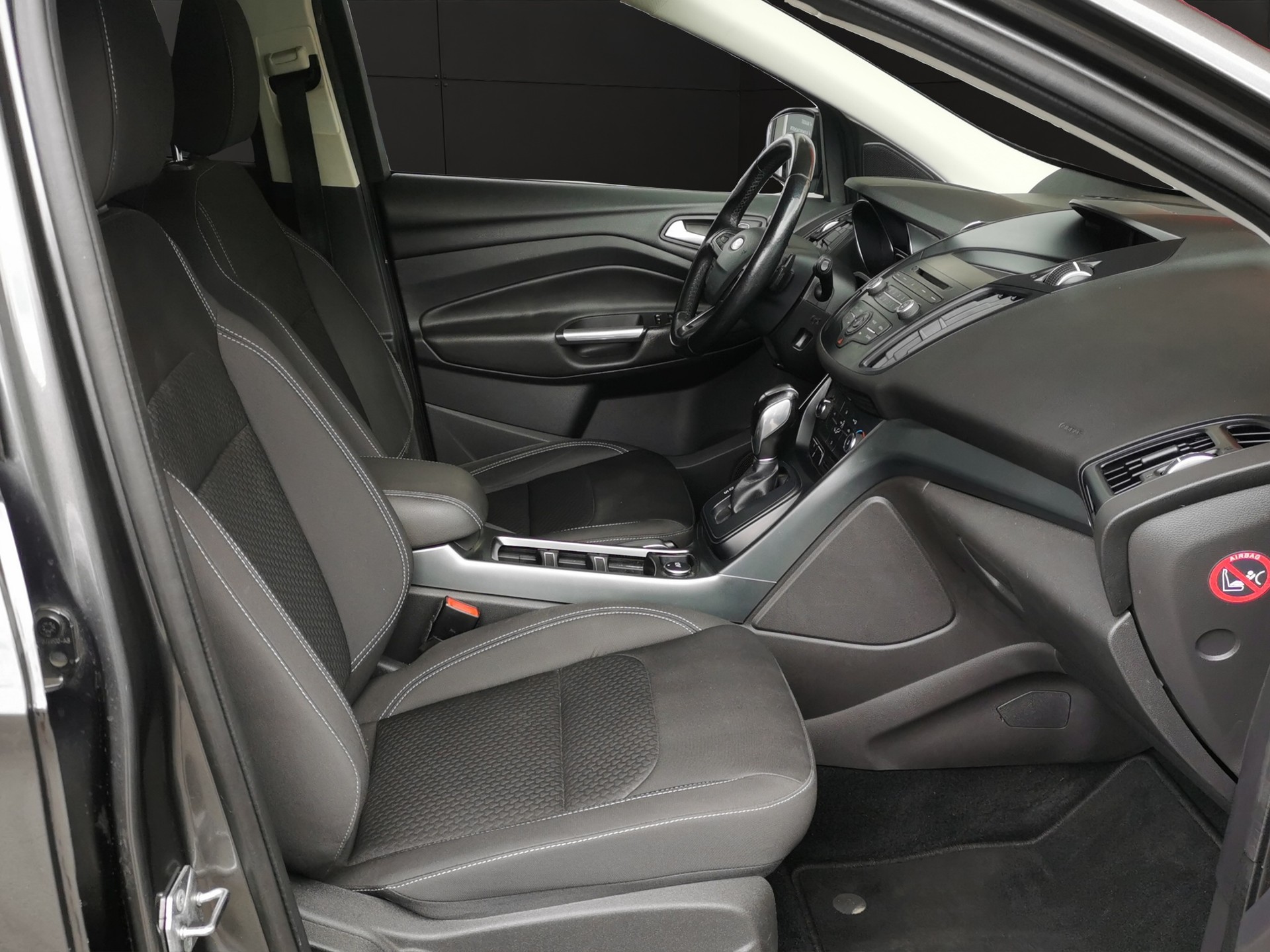 FORD Kuga 2.0 TDCi Trend 4WD PowerShift-image-14