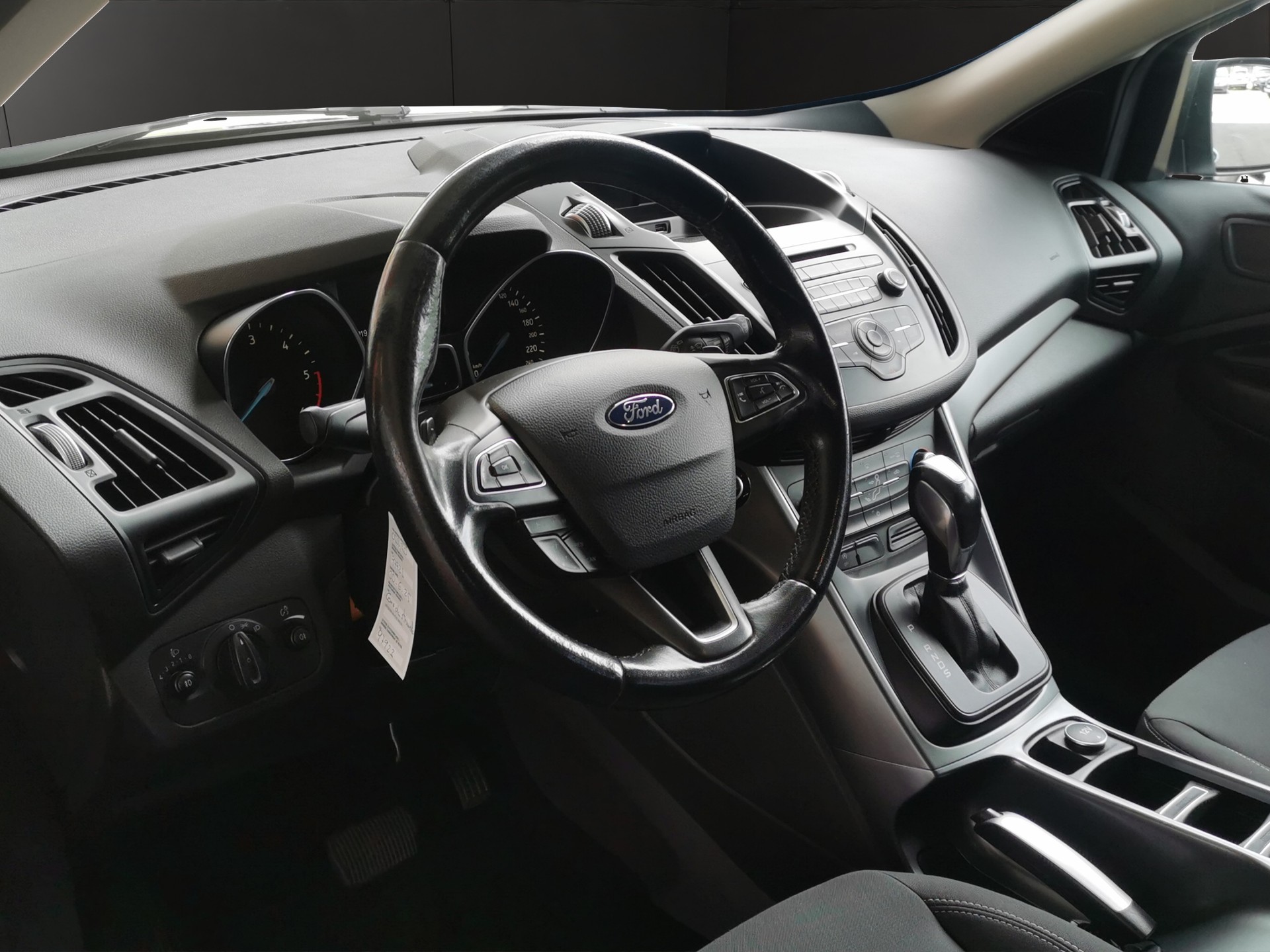 FORD Kuga 2.0 TDCi Trend 4WD PowerShift-image-10