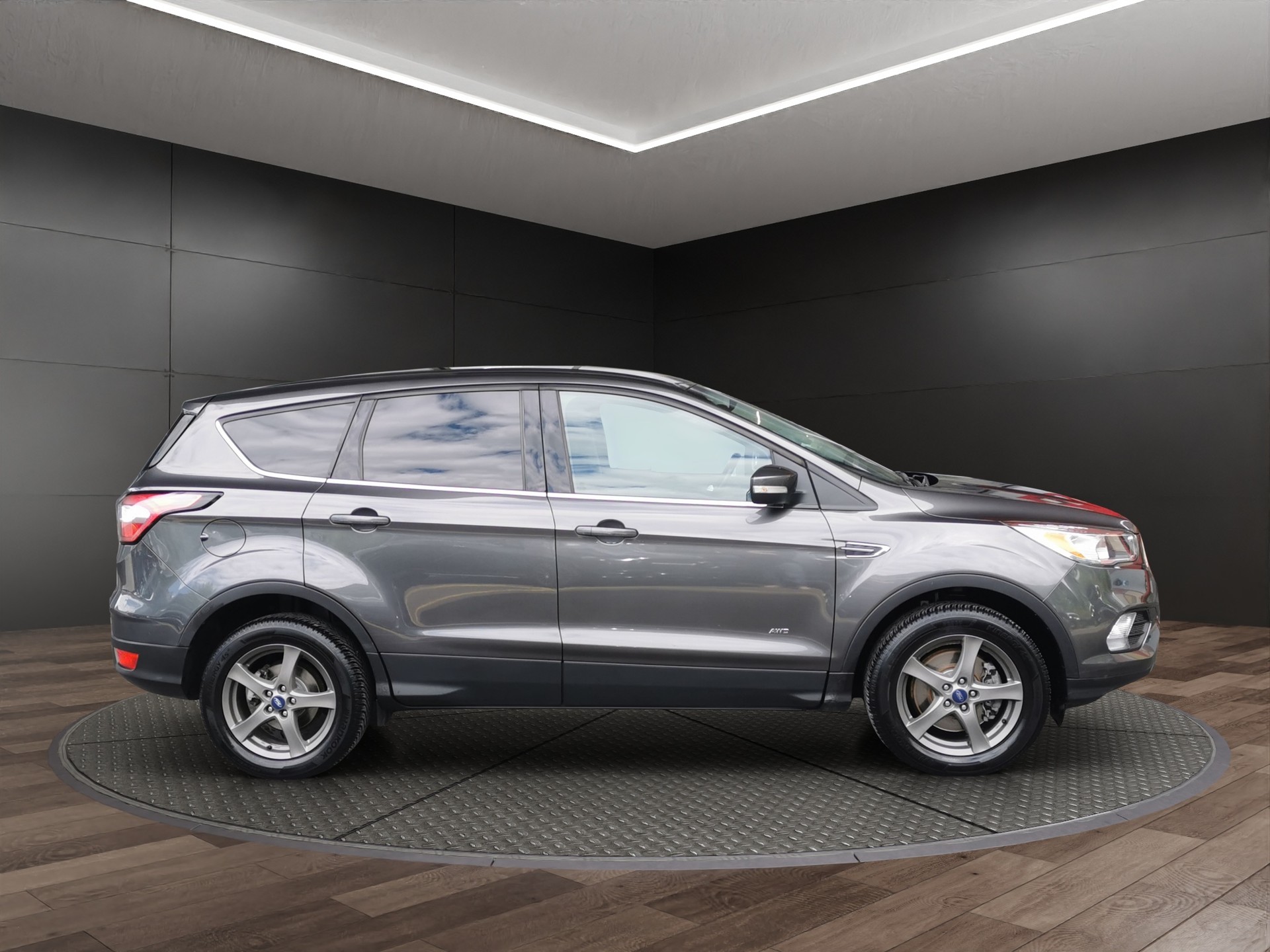 FORD Kuga 2.0 TDCi Trend 4WD PowerShift-image-4