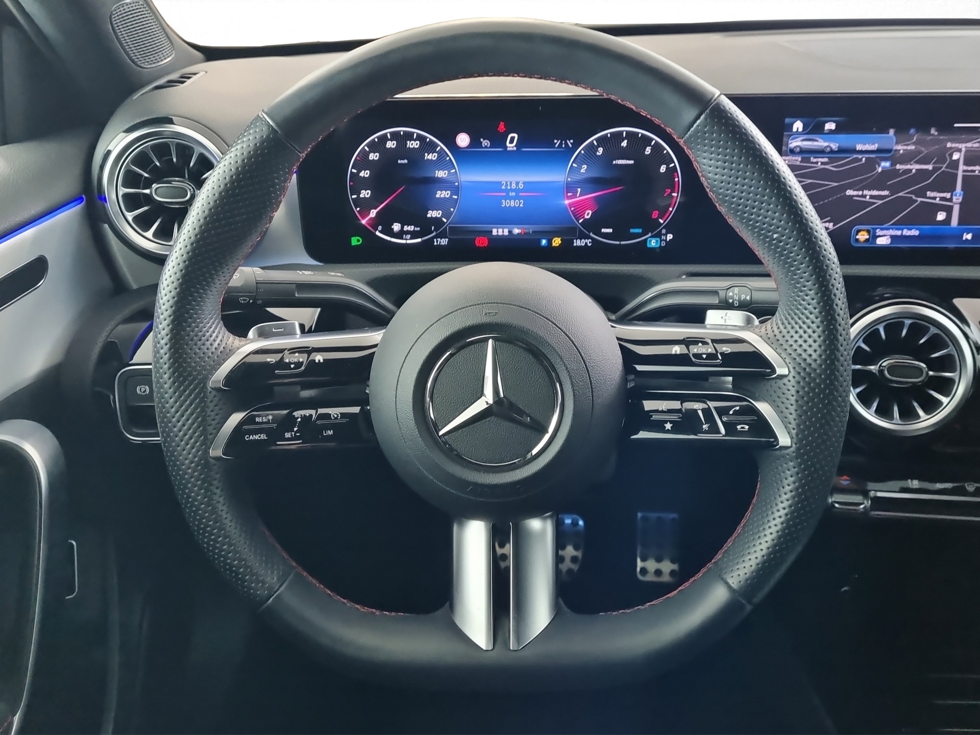 MERCEDES-BENZ A 250 AMG Line 4 Matic-image-8