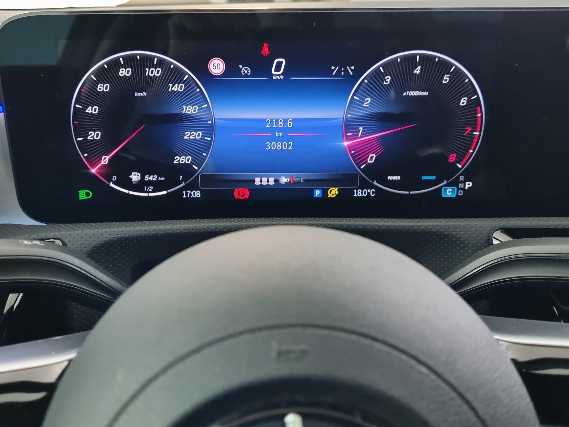 MERCEDES-BENZ A 250 AMG Line 4 Matic-image-10