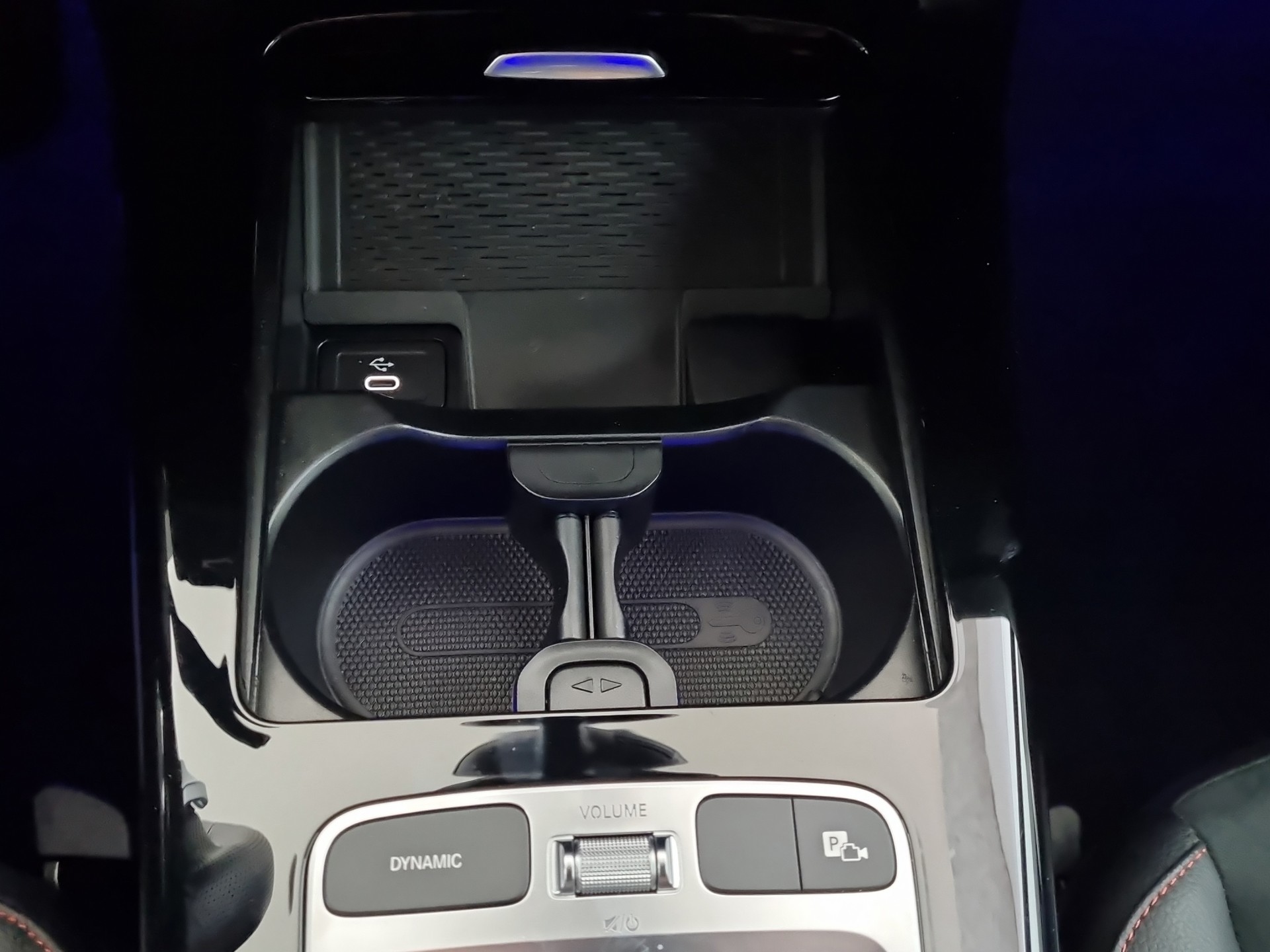 MERCEDES-BENZ A 250 AMG Line 4 Matic-image-14