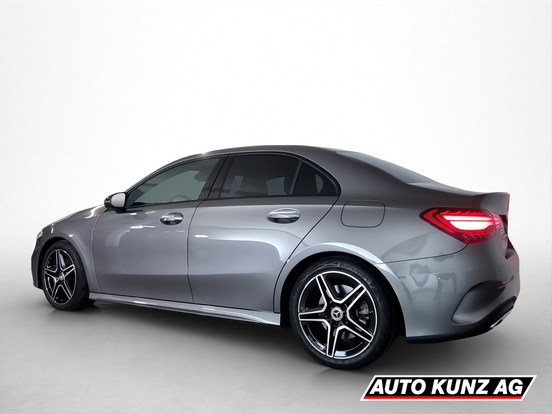 MERCEDES-BENZ A 250 AMG Line 4 Matic-image-3
