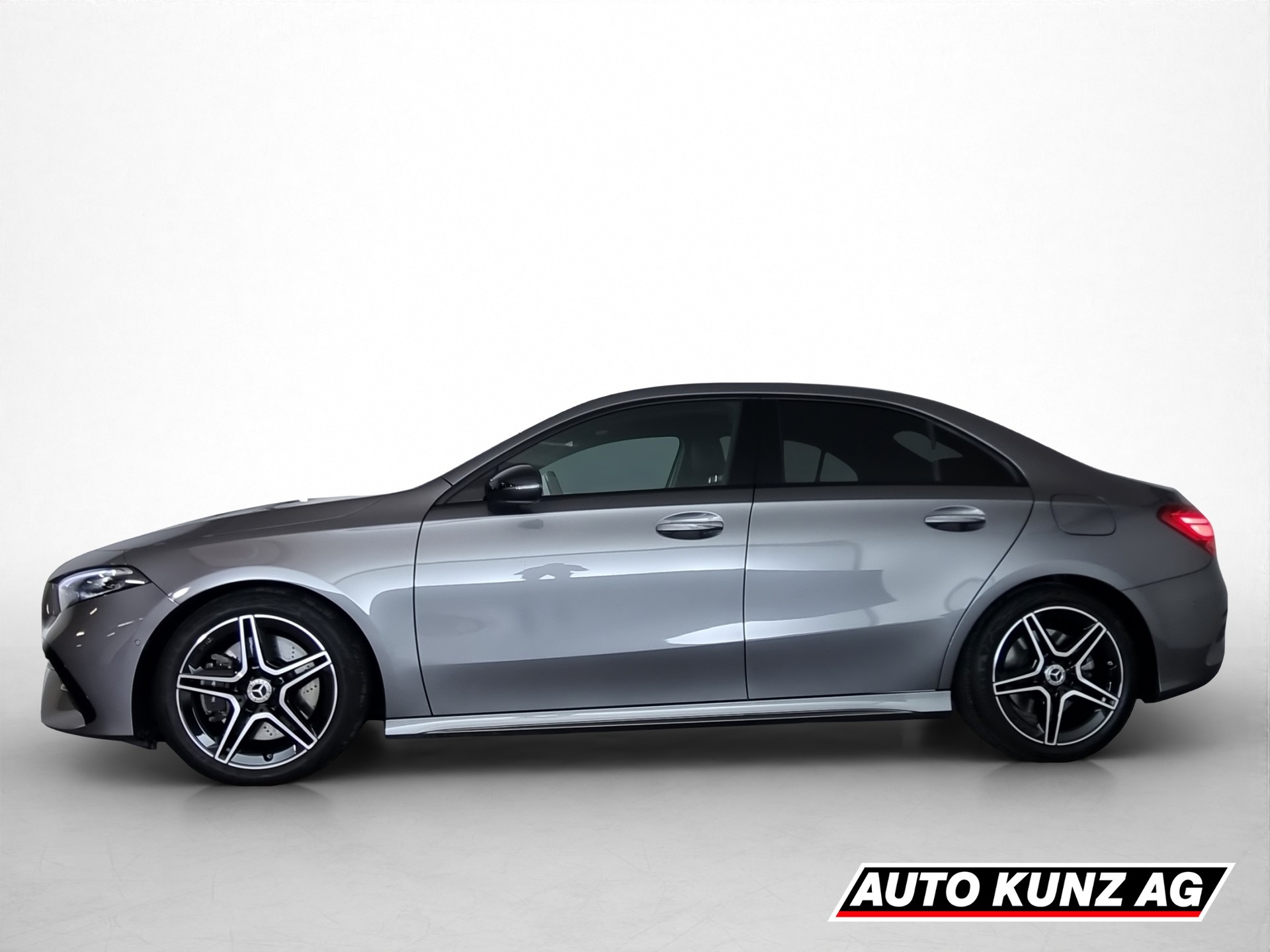 MERCEDES-BENZ A 250 AMG Line 4 Matic-image-2