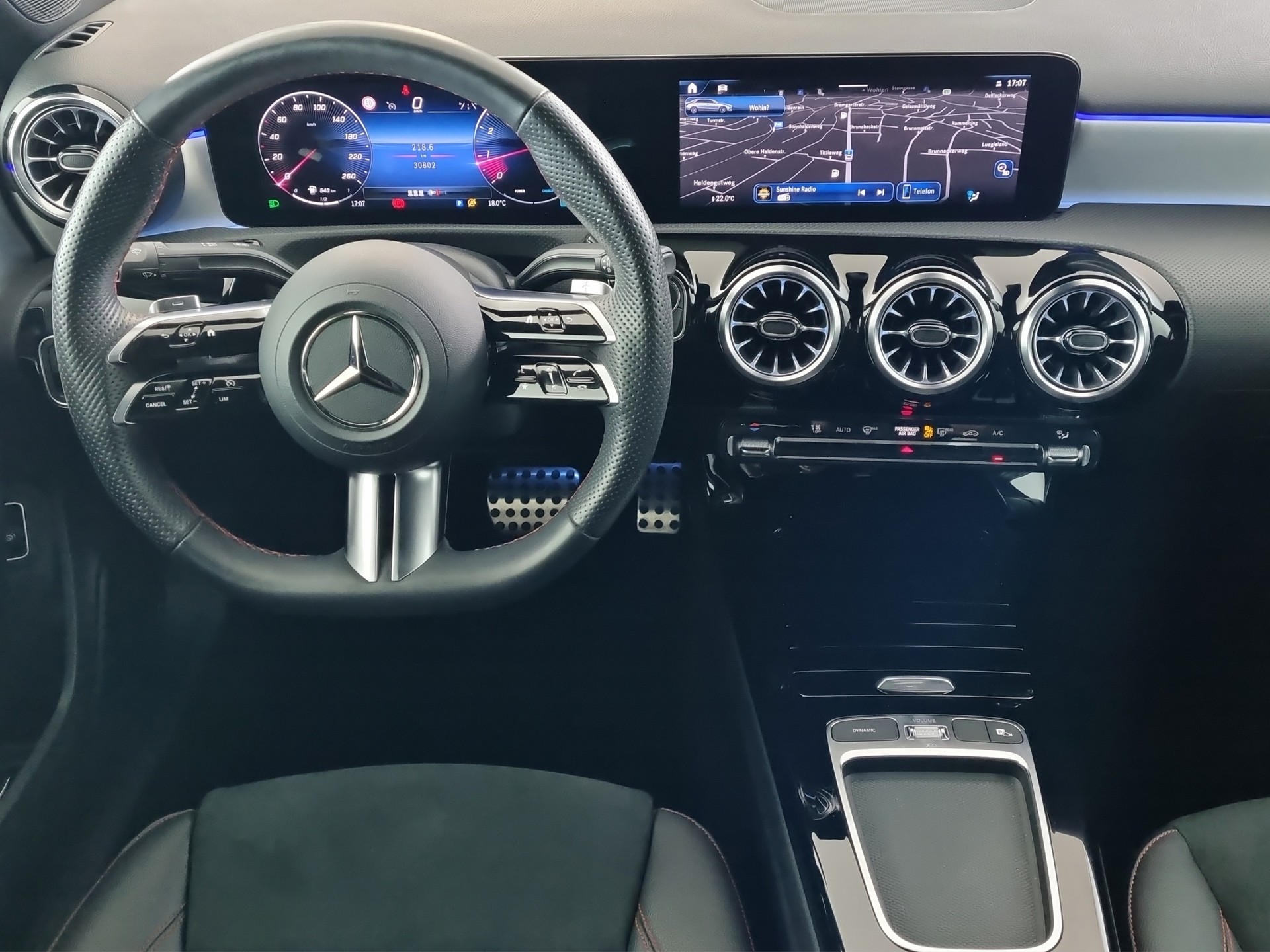 MERCEDES-BENZ A 250 AMG Line 4 Matic-image-7