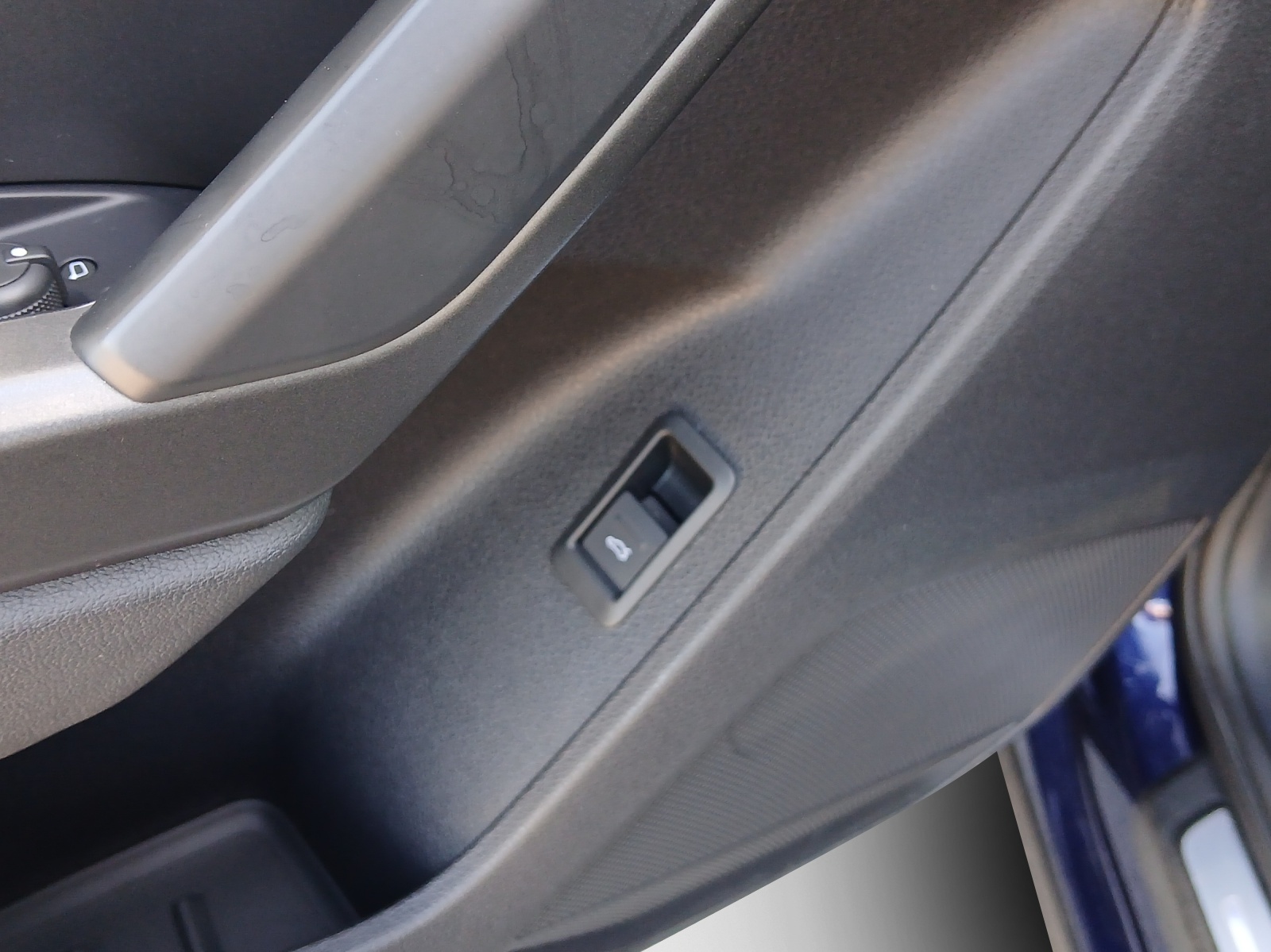 AUDI Q3 35 TFSI S line Attraction S-tronic-image-15