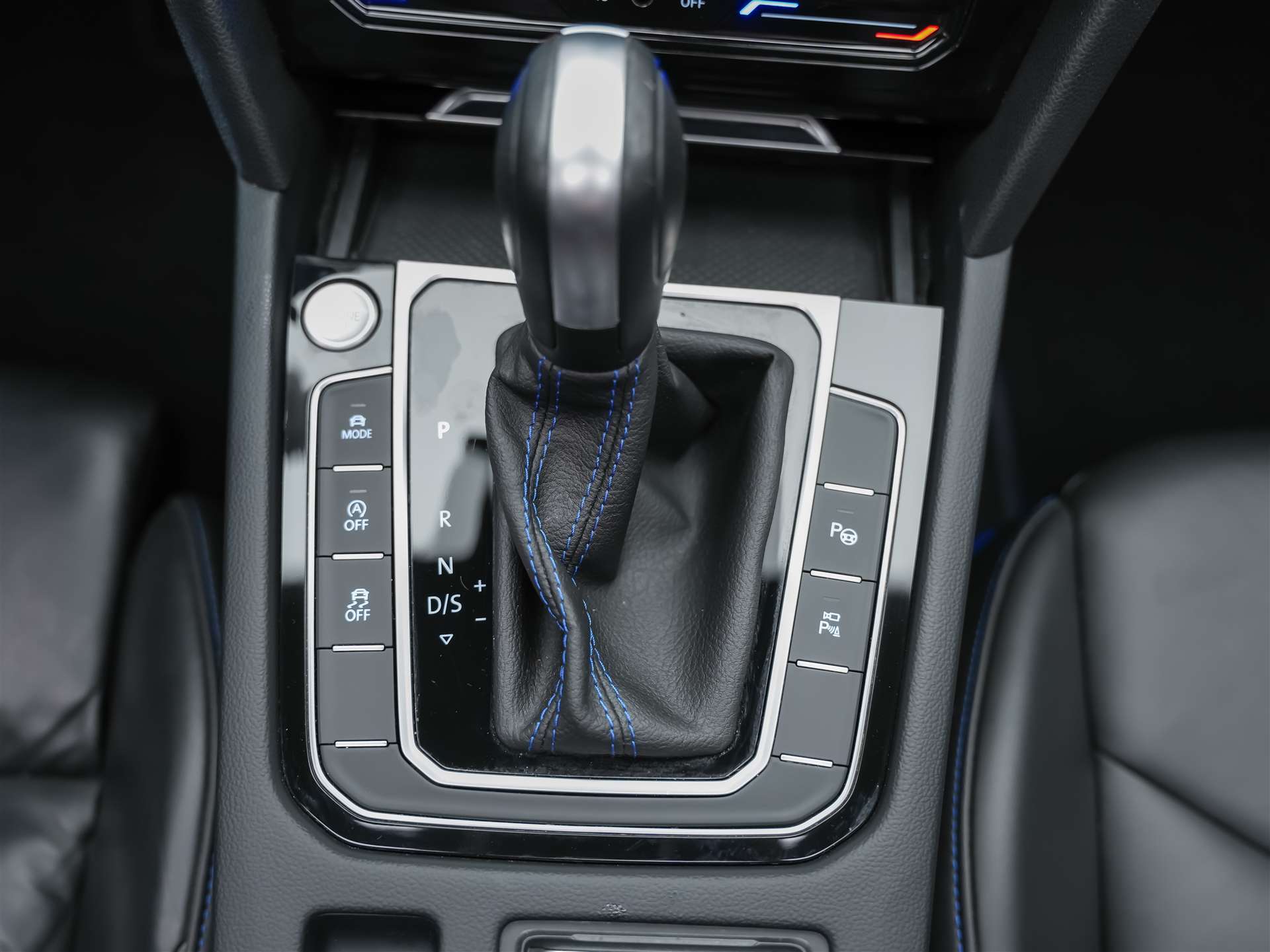 VW Arteon 2.0 TSI R 4Motion DSG *Head Up Display*Nappa Leder*Abstandsregler* Panorama*-image-22