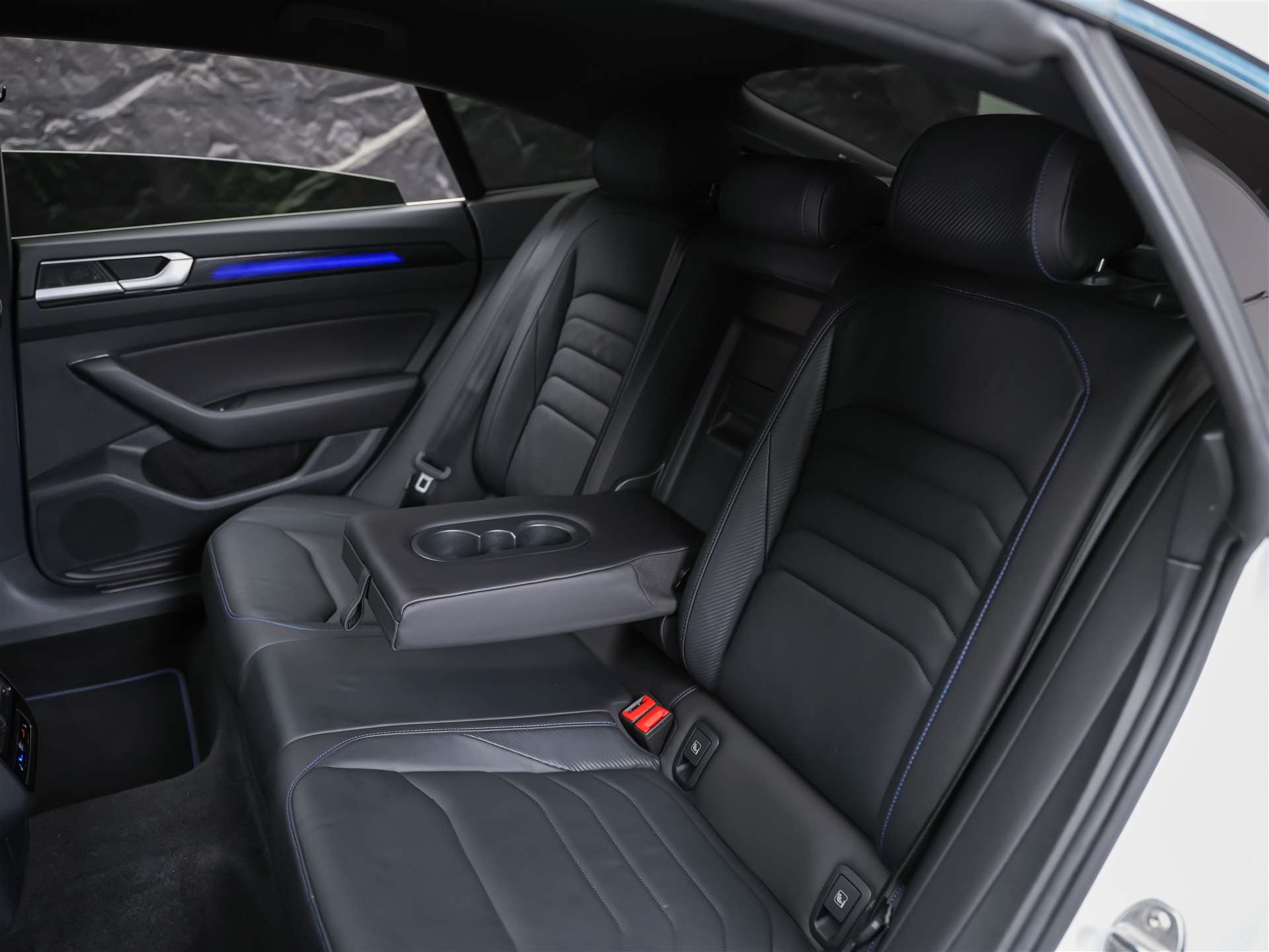 VW Arteon 2.0 TSI R 4Motion DSG *Head Up Display*Nappa Leder*Abstandsregler* Panorama*-image-13